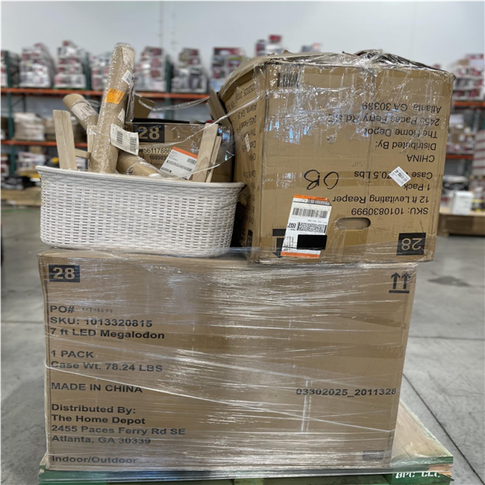 DALLAS LOCATION -AS-IS MIXED HOLIDAY PALLET