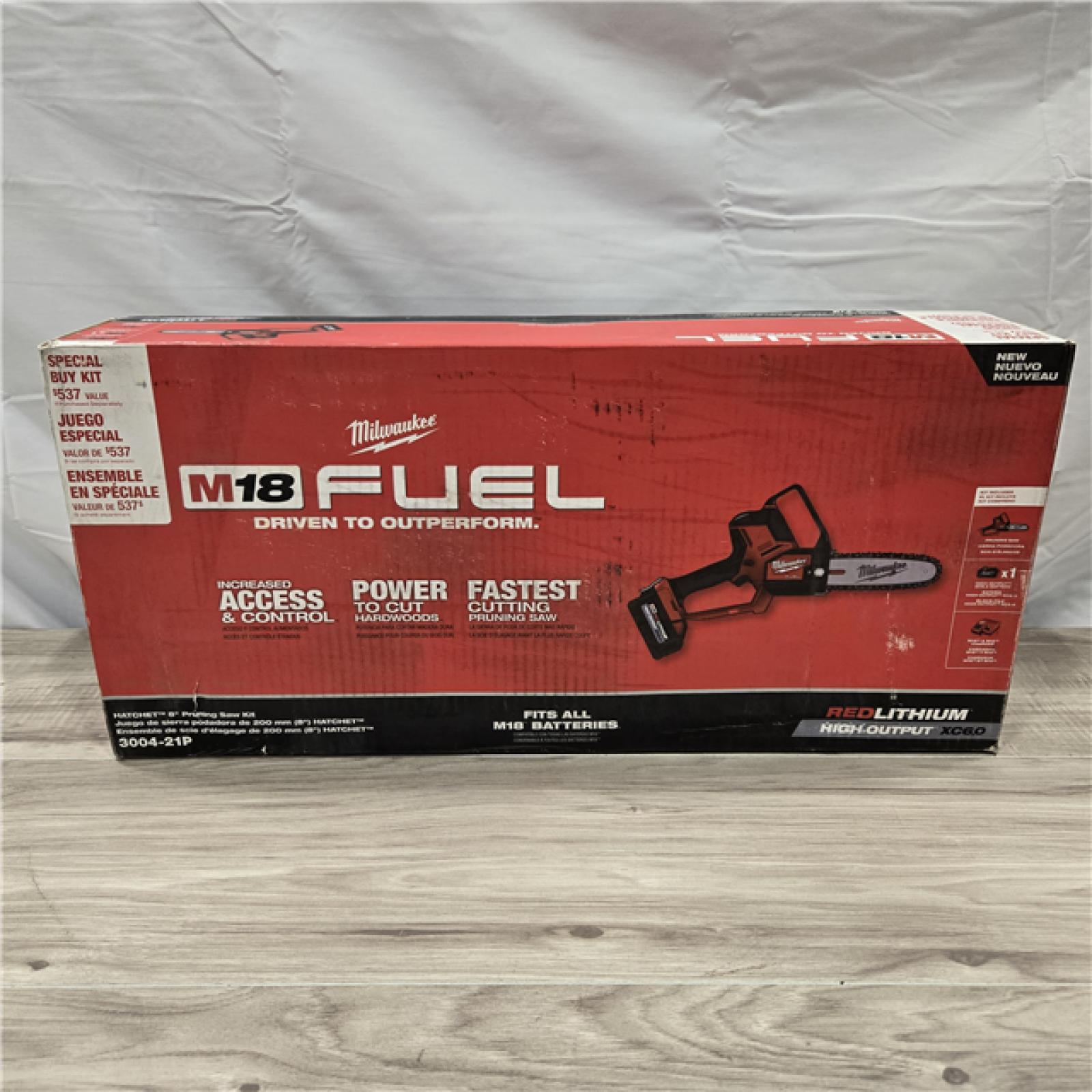 NEW! - Milwaukee M18 FUEL 18V Brushless HATCHET Pruning Saw Kit