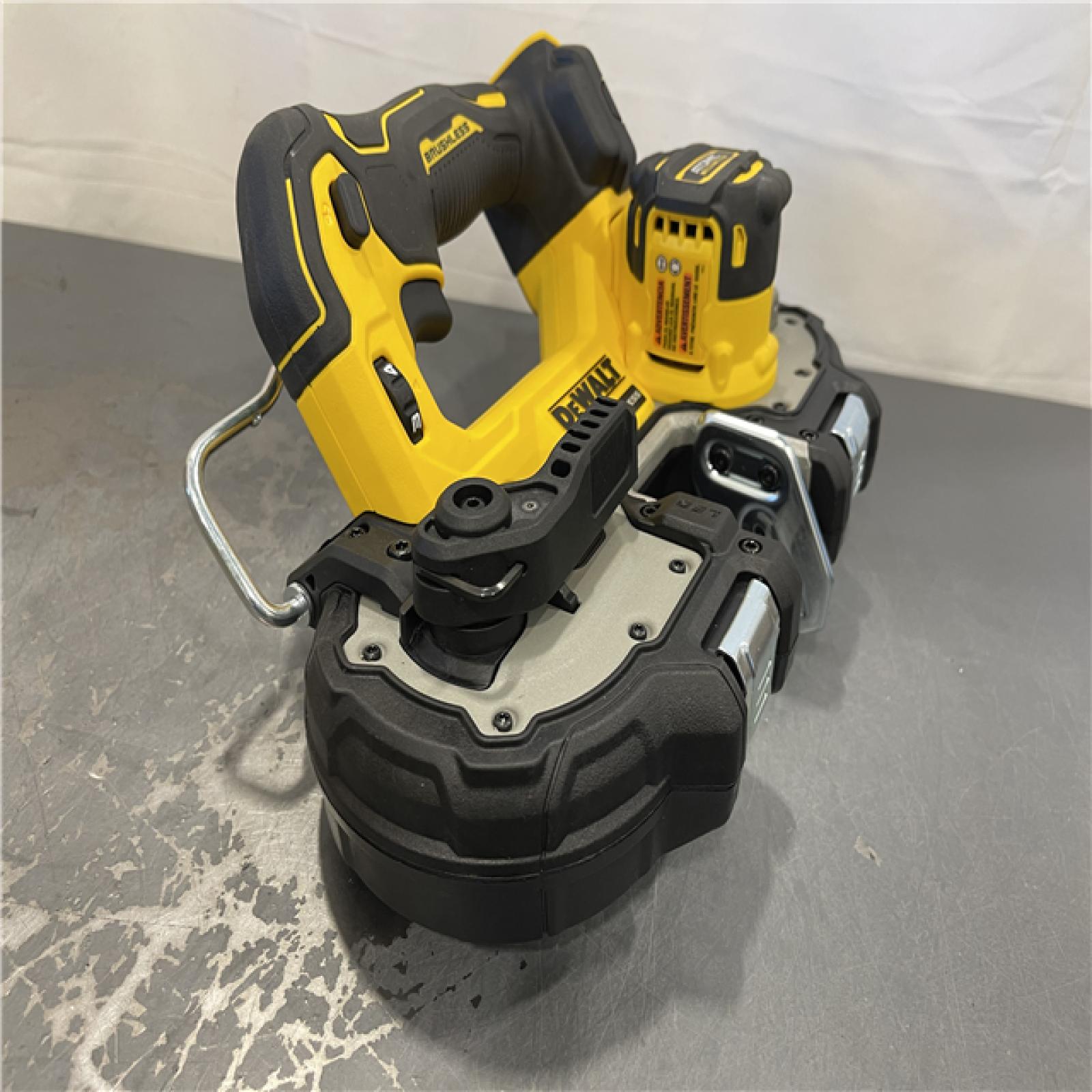 AS-IS - Dewalt ATOMIC 20V MAX Cordless Brushless Compact 1-3/4 in. Bandsaw