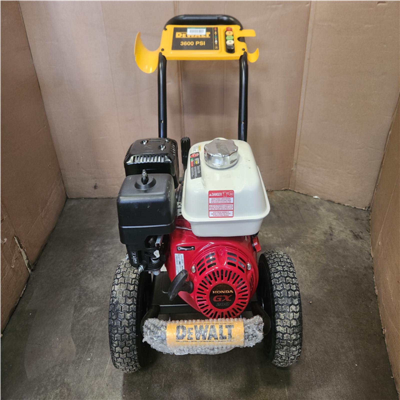 Phoenix LIKE NEW DEWALT 3600 PSI 2.5 GPM Gas Pressure Washer with Honda GX200 Engine, Heavy-Duty Commercial Cold Water Power Cleaner