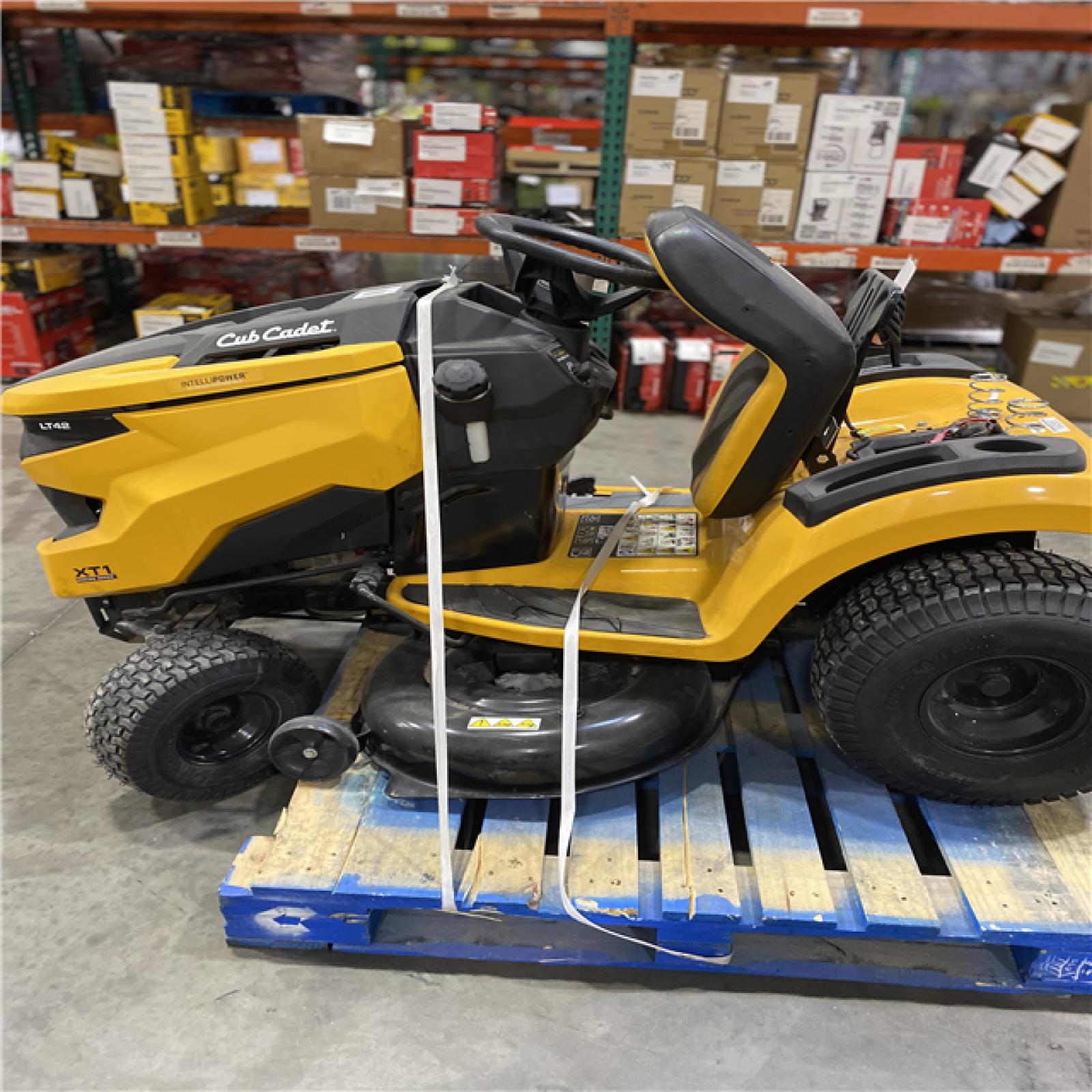 Dallas Location - As-Is Cub Cadet XT1 Enduro LT 42 in.Gas Riding Lawn Tractor