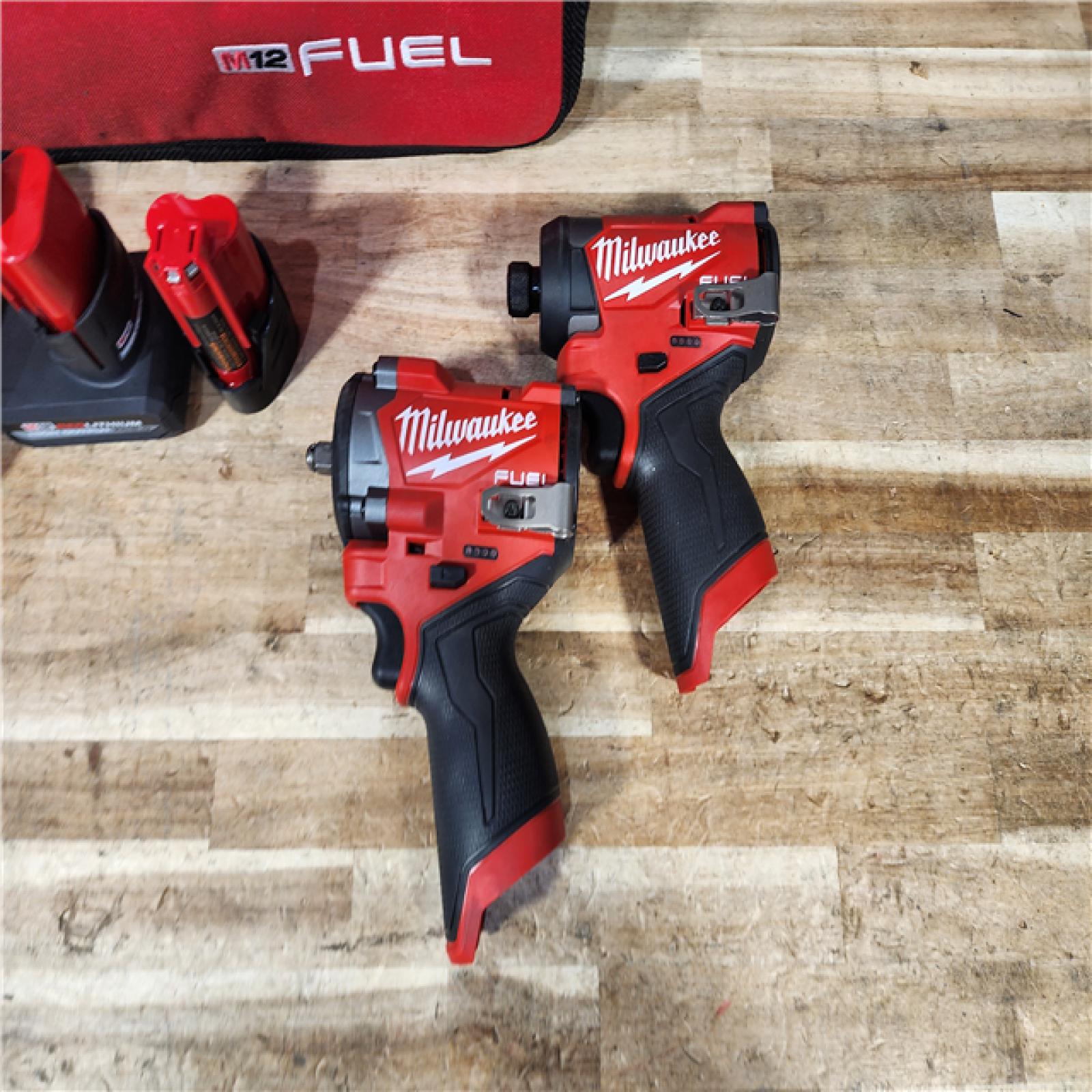 HOUSTON LOCATION - AS - IS Milwaukee 2 Tool Combo Kit W/ (2) Battery & Charger
