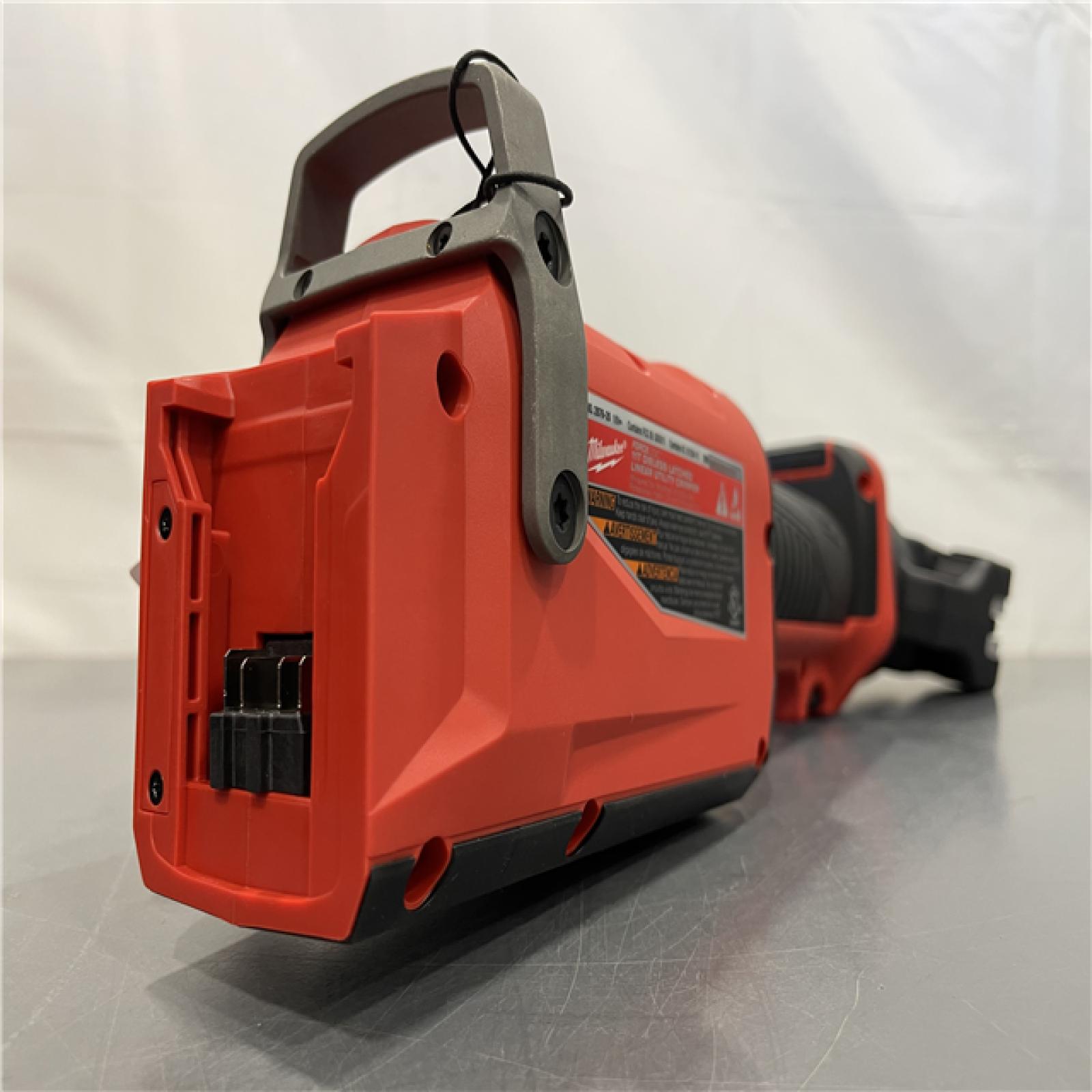 AS-IS - M18 ONE-KEY FORCE LOGIC 11-Ton Dieless Latched Linear Utility Crimper