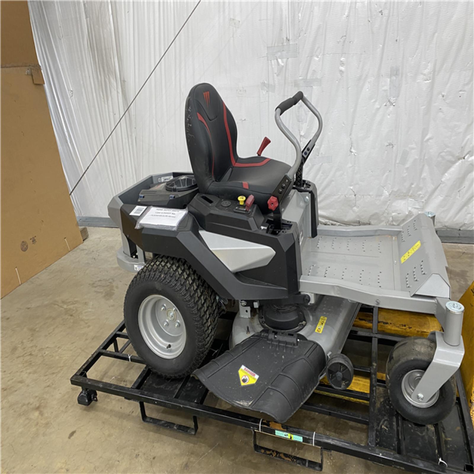 Houston Location - AS-IS Murray Briggs Stratton EX1900 Durable Riding Mower