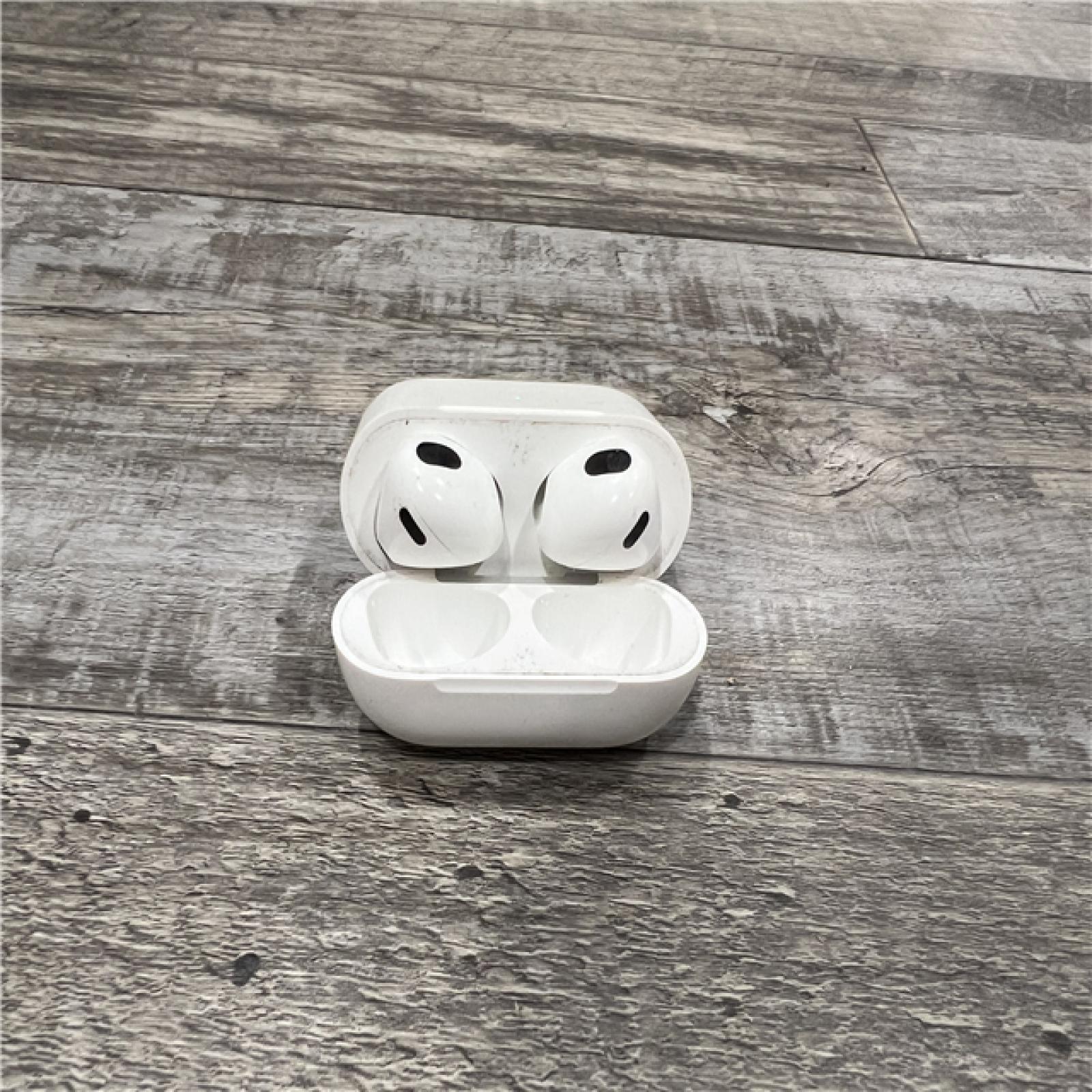 AS-IS Apple - AirPods (3rd generation) with Lightning Charging Case - White