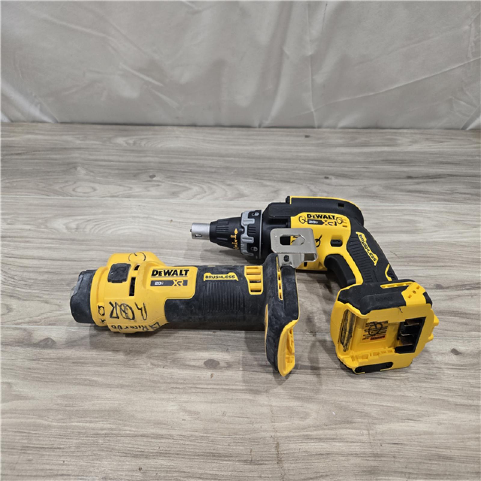 AS-IS DeWalt 20V Cordless Screwgun and Cut-Out Tool Combo Kit