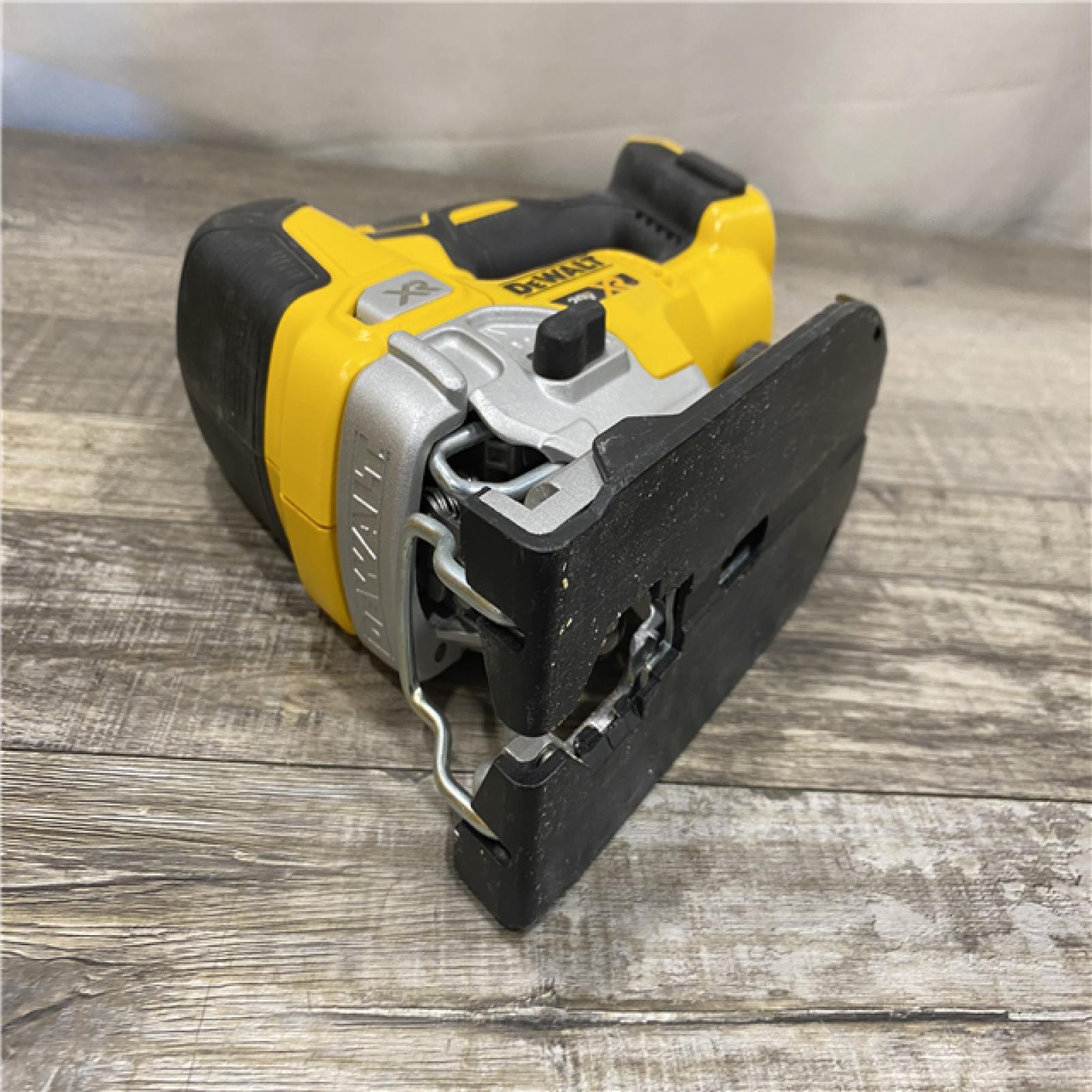 AS-IS DEWALT 20V MAX XR Cordless Brushless Jigsaw (Tool Only)