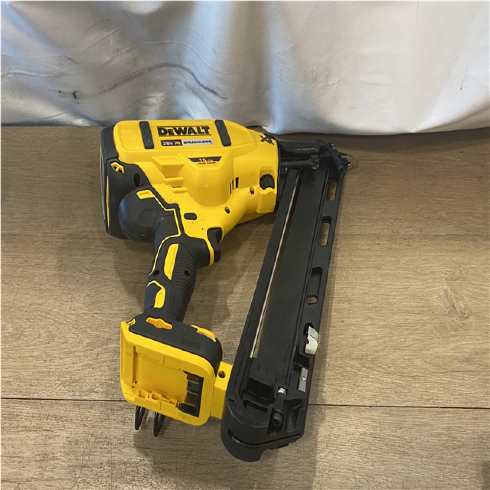 AS-IS DEWALT 20-Volt 21° Cordless Framing Nailer (Tool-Only)