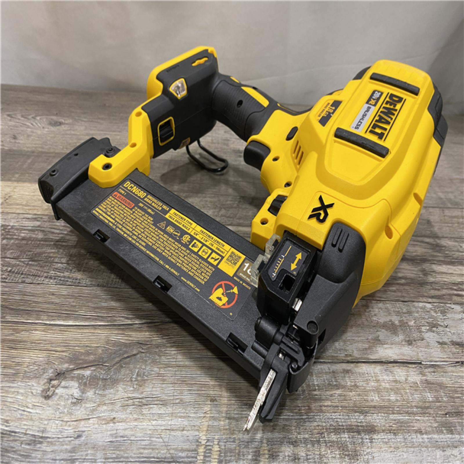 AS-IS DEWALT 20V MAX XR Lithium-Ion Electric Cordless 18-Gauge Brad Nailer (Tool Only)