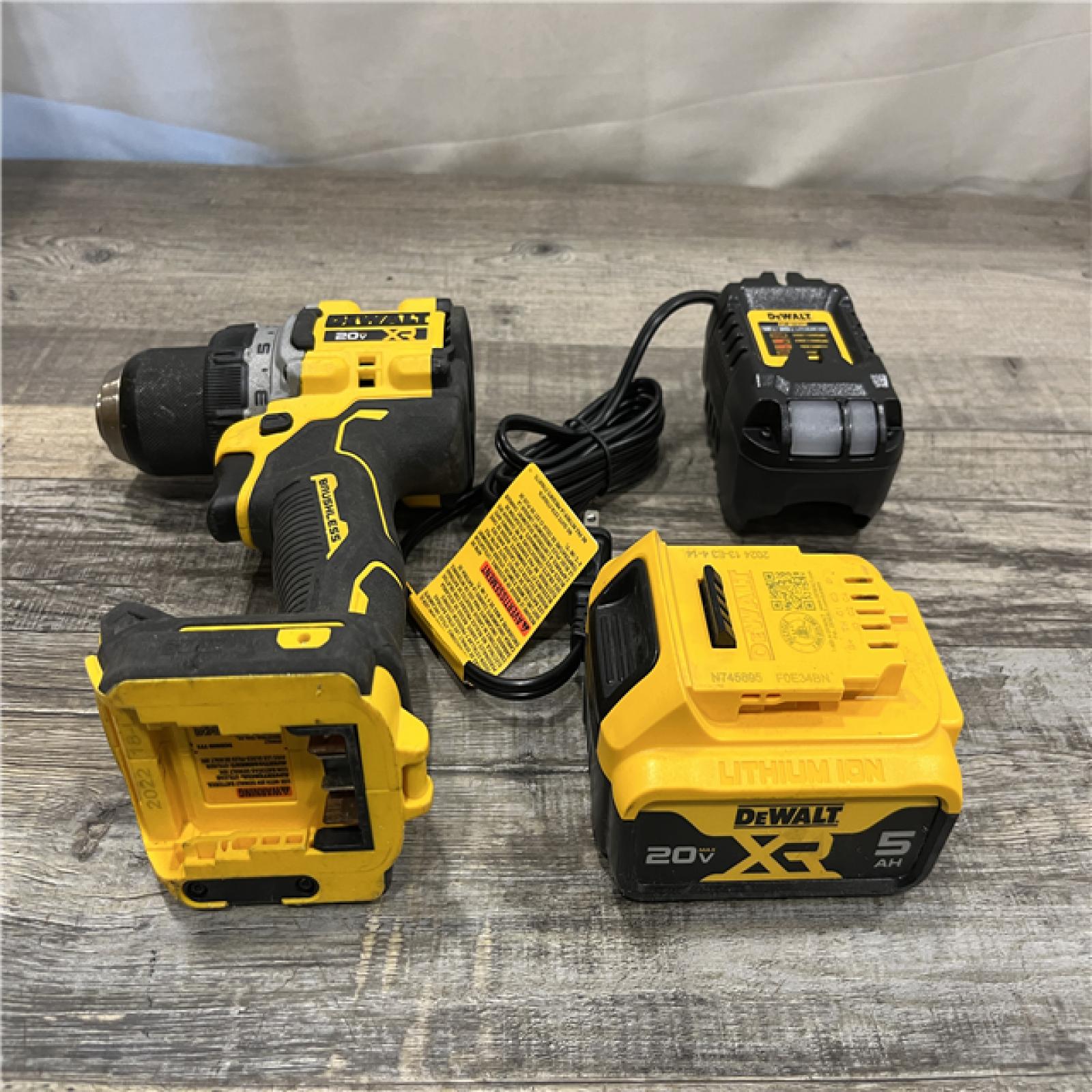 AS-IS DEWALT 20V MAX XR Brushless Cordless 1/2 Drill/Driver Kit