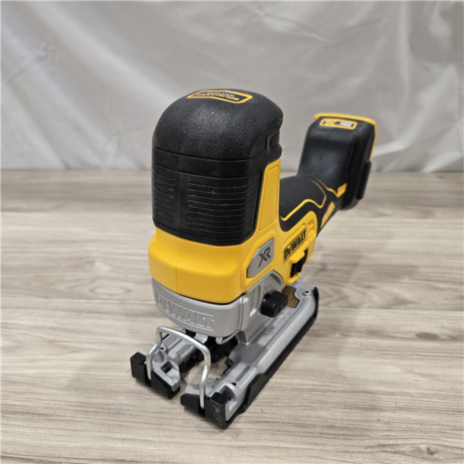 AS-IS DEWALT 20V MAX XR Cordless Barrel Grip Jigsaw (Tool Only)