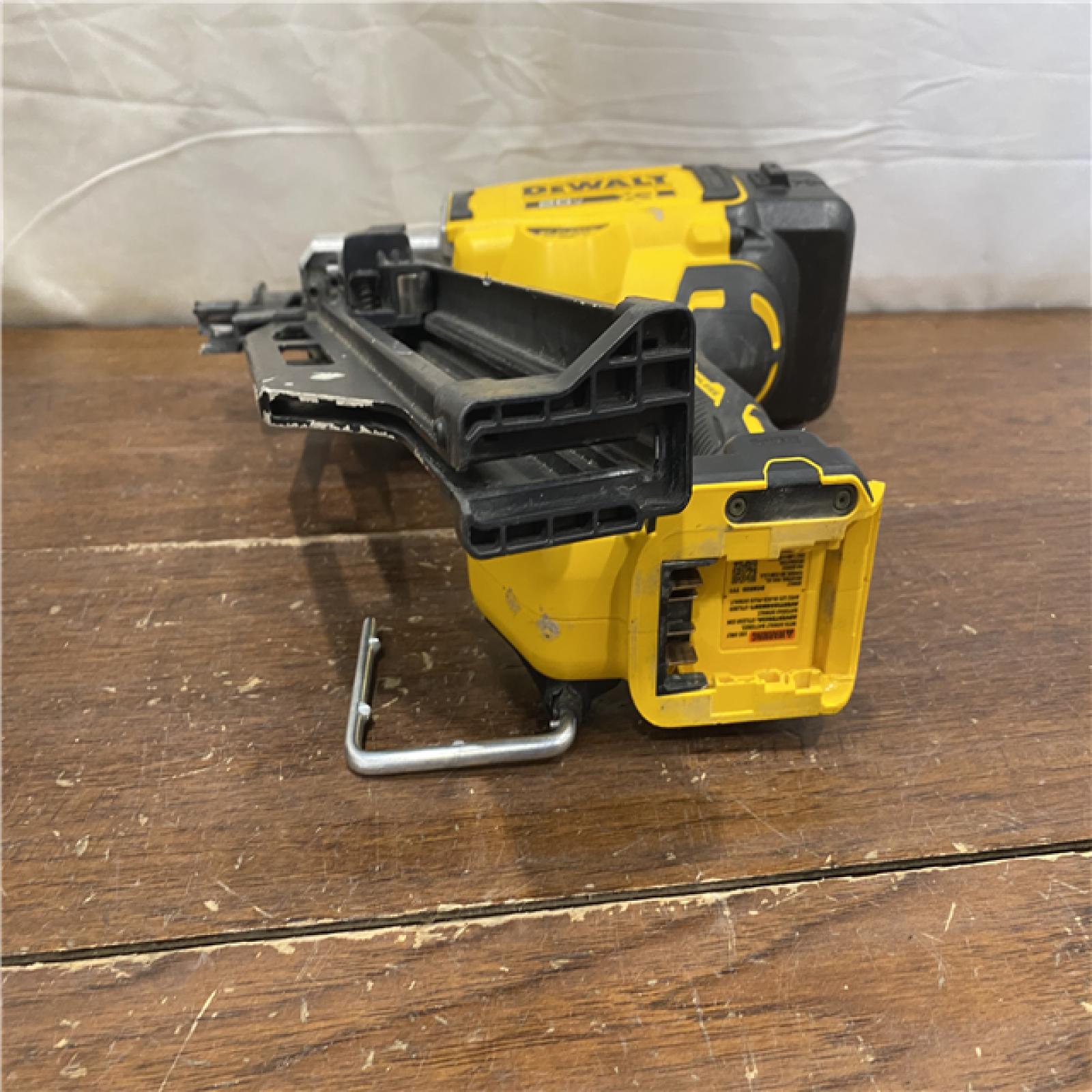 AS-IS DEWALT 20-Volt 21° Cordless Framing Nailer (Tool-Only)