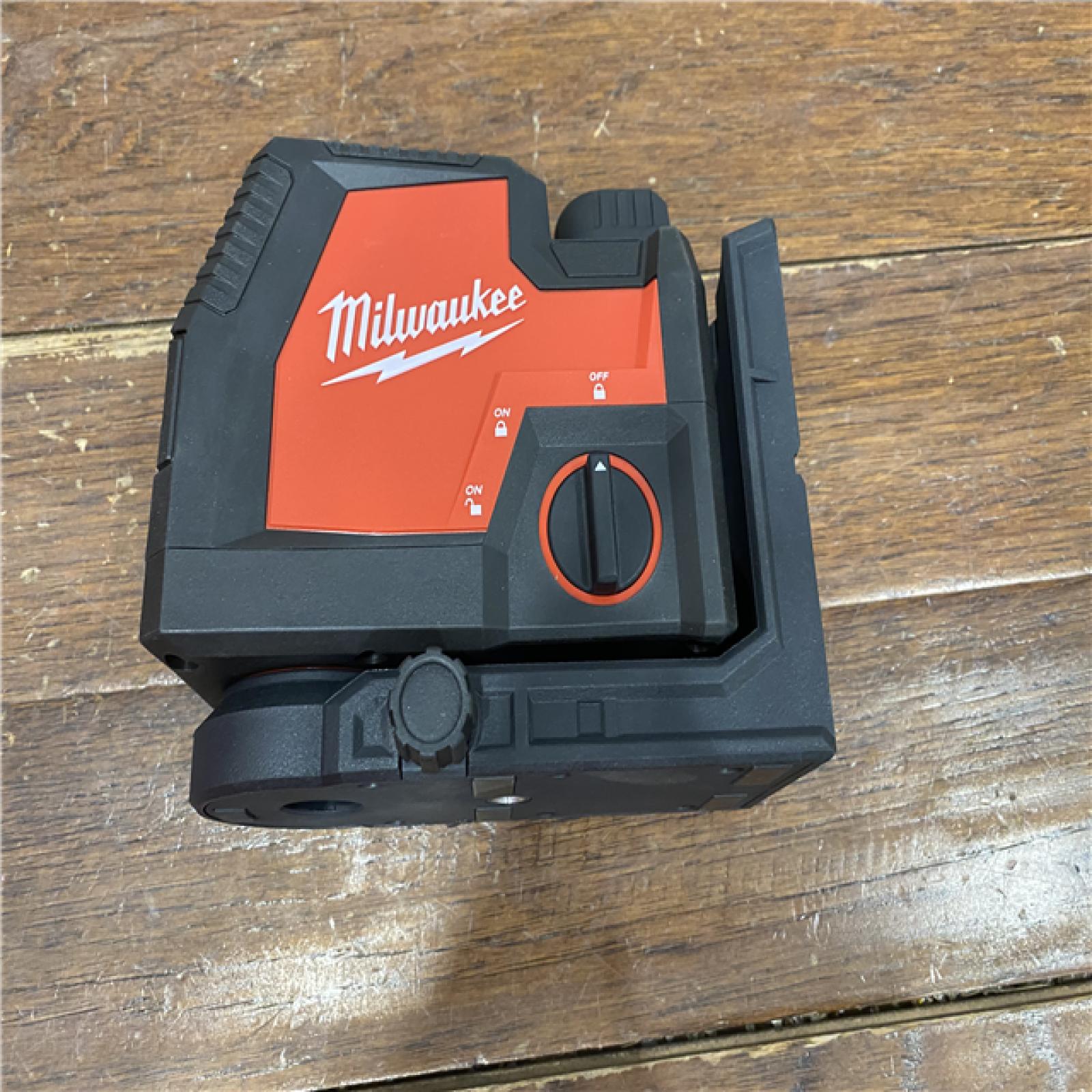 AS-IS 100 Ft. REDLITHIUM Lithium-Ion USB Green Rechargeable Cross Line Laser Level with Charger