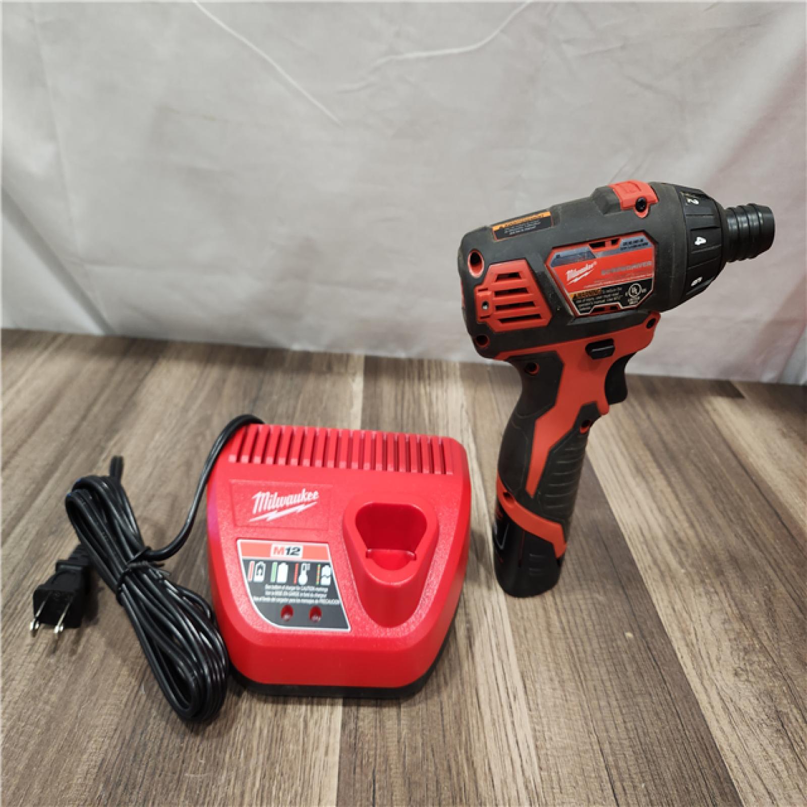 AS-IS- Combo Desatornillador M12 Y Kit De Arranque