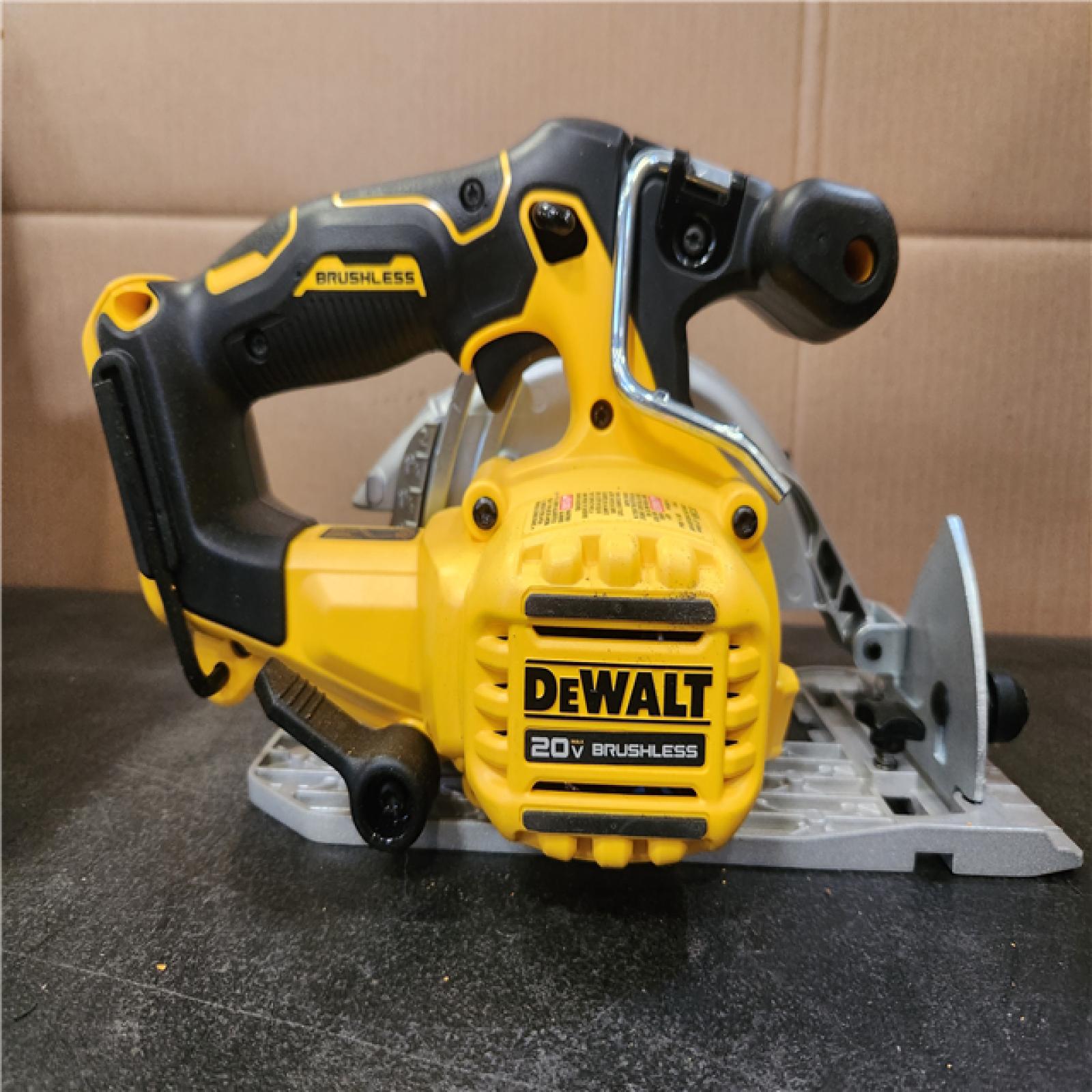 Phoenix DEWALT 20V MAX Cordless Brushless 6-1/2 in. Sidewinder Style Circular Saw (Tool Only)
