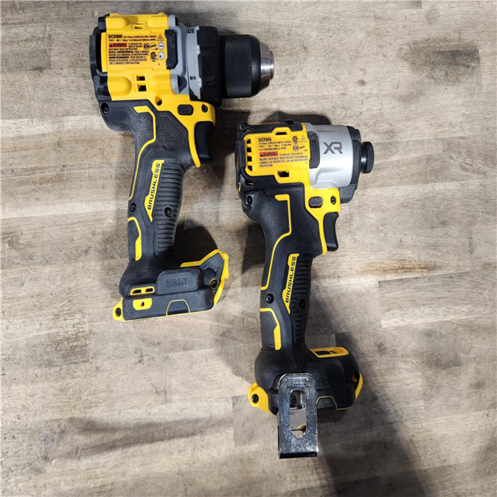 HOUSTON LOCATION - AS-IS DEWALT 2 TOOL COMBO KIT W/ (2) BATTERY & CHARGER