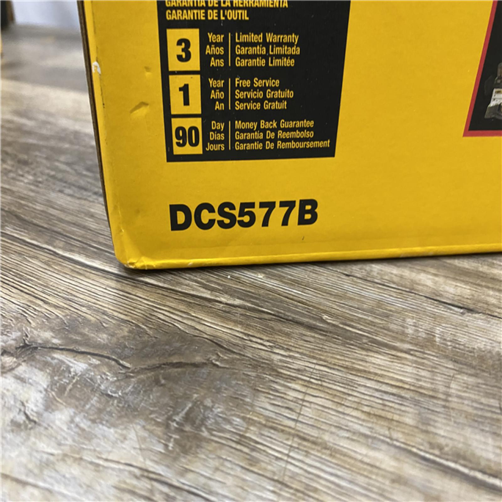 NEW - DEWALT FLEXVOLT 60V MAX Cordless Brushless 7-1/4 in. Wormdrive Style Circular Saw (Tool Only)