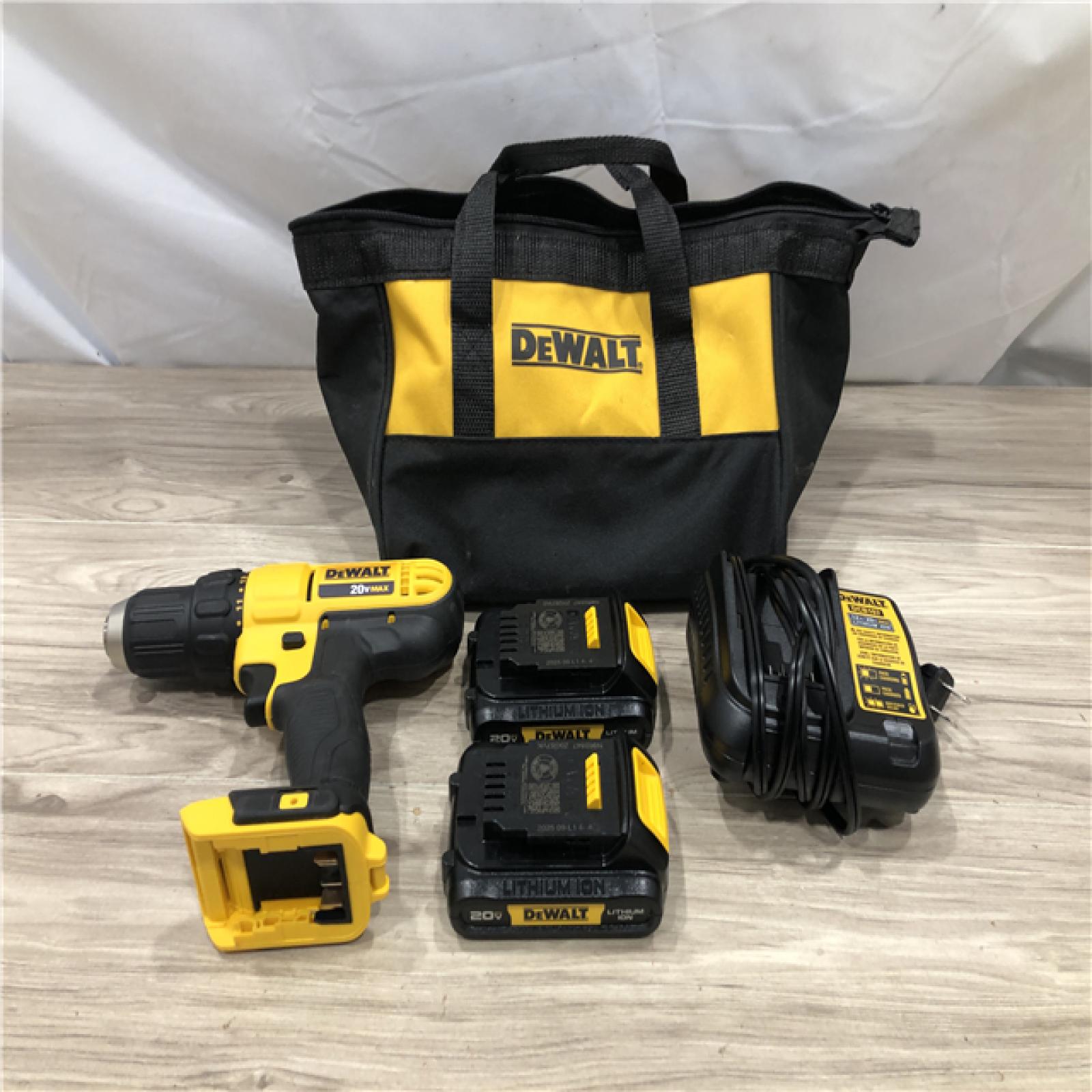 AS-IS DEWALT 20V MAX Cordless 1/2 in. Drill/Driver Kit