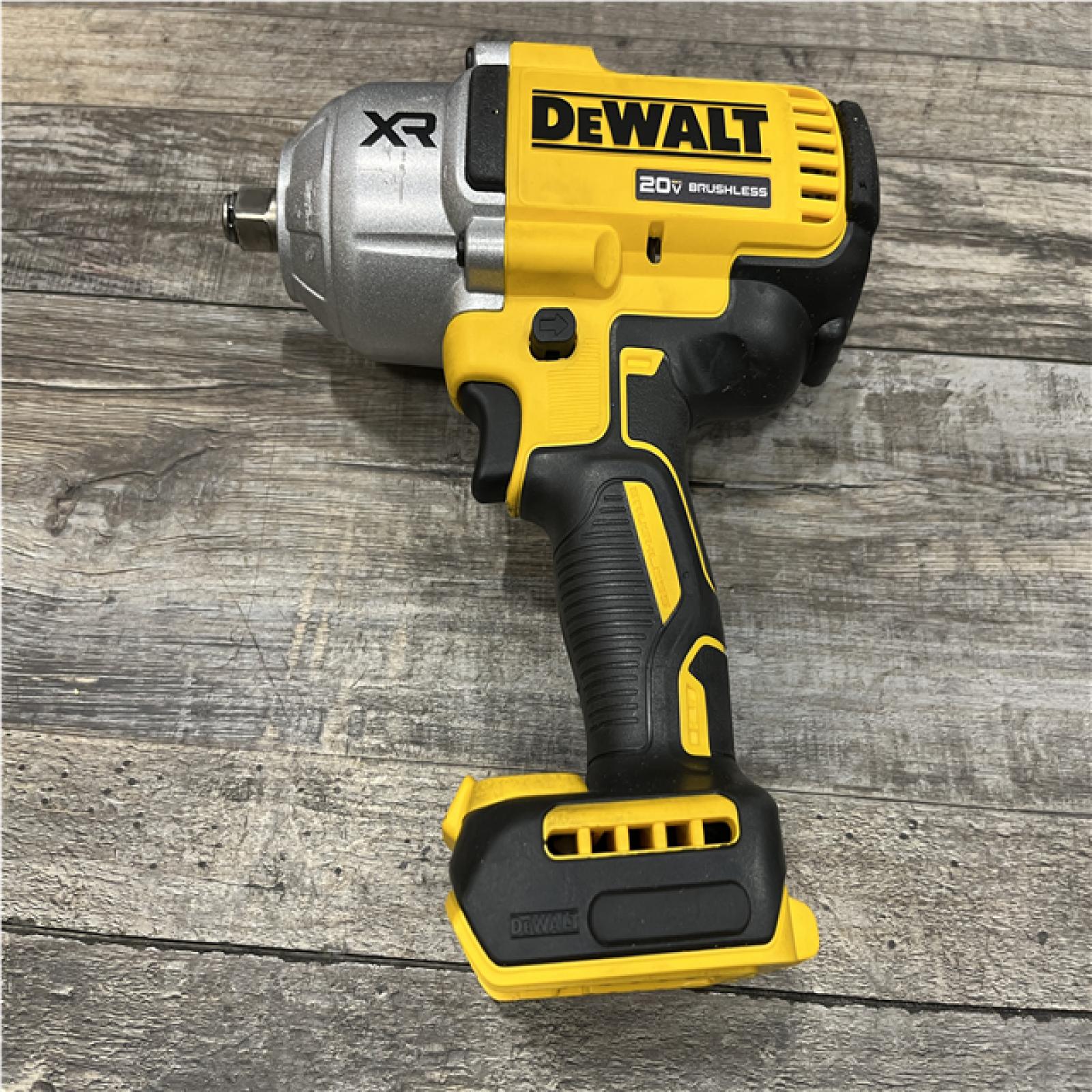 AS-IS DEWALT 20V MAX Lithium-Ion Cordless 1/2 in. Impact Wrench Kit