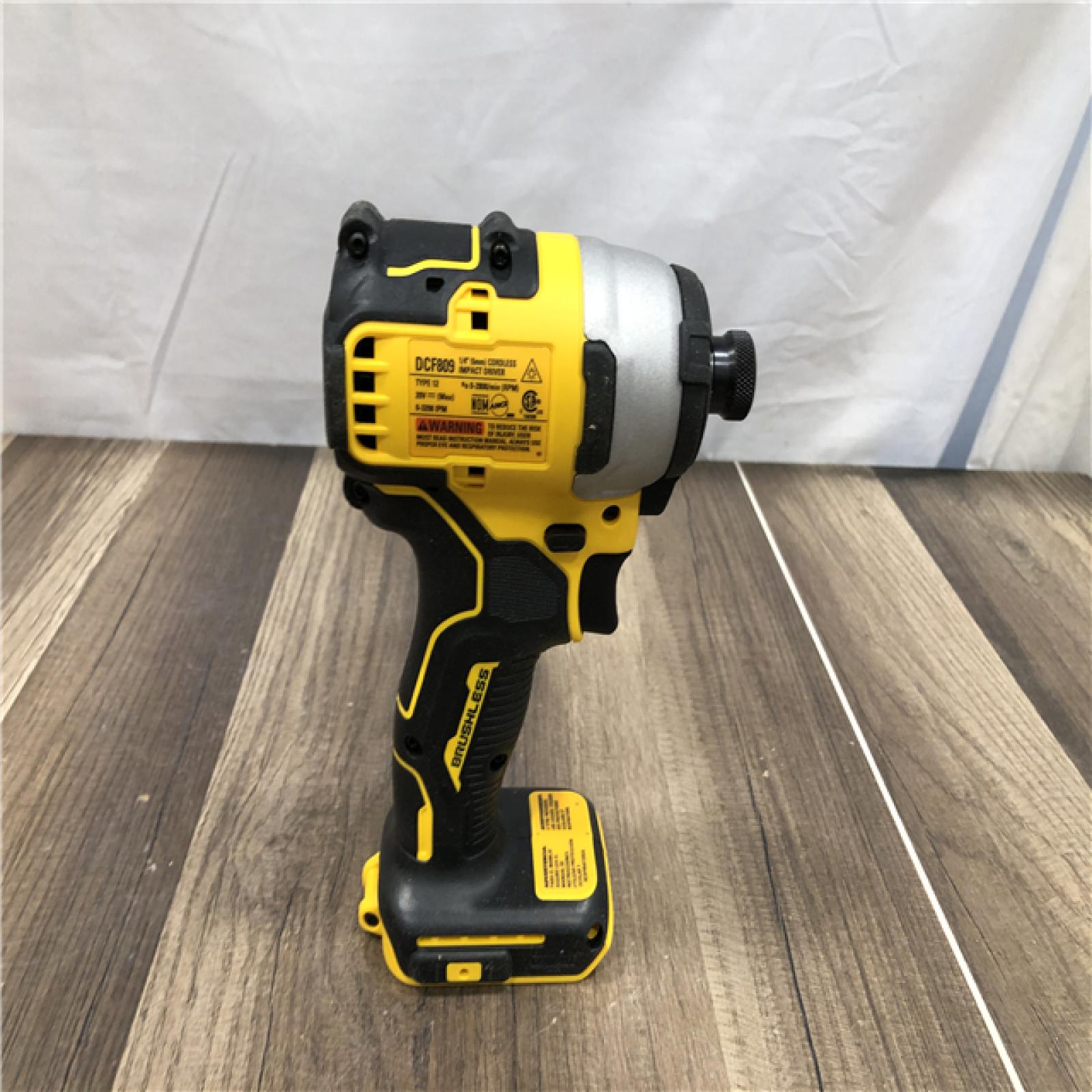 AS-IS DEWALT Atomic 20V Max Lithium-Ion Brushless Cordless Compact 1/4 in. Impact Driver Kit