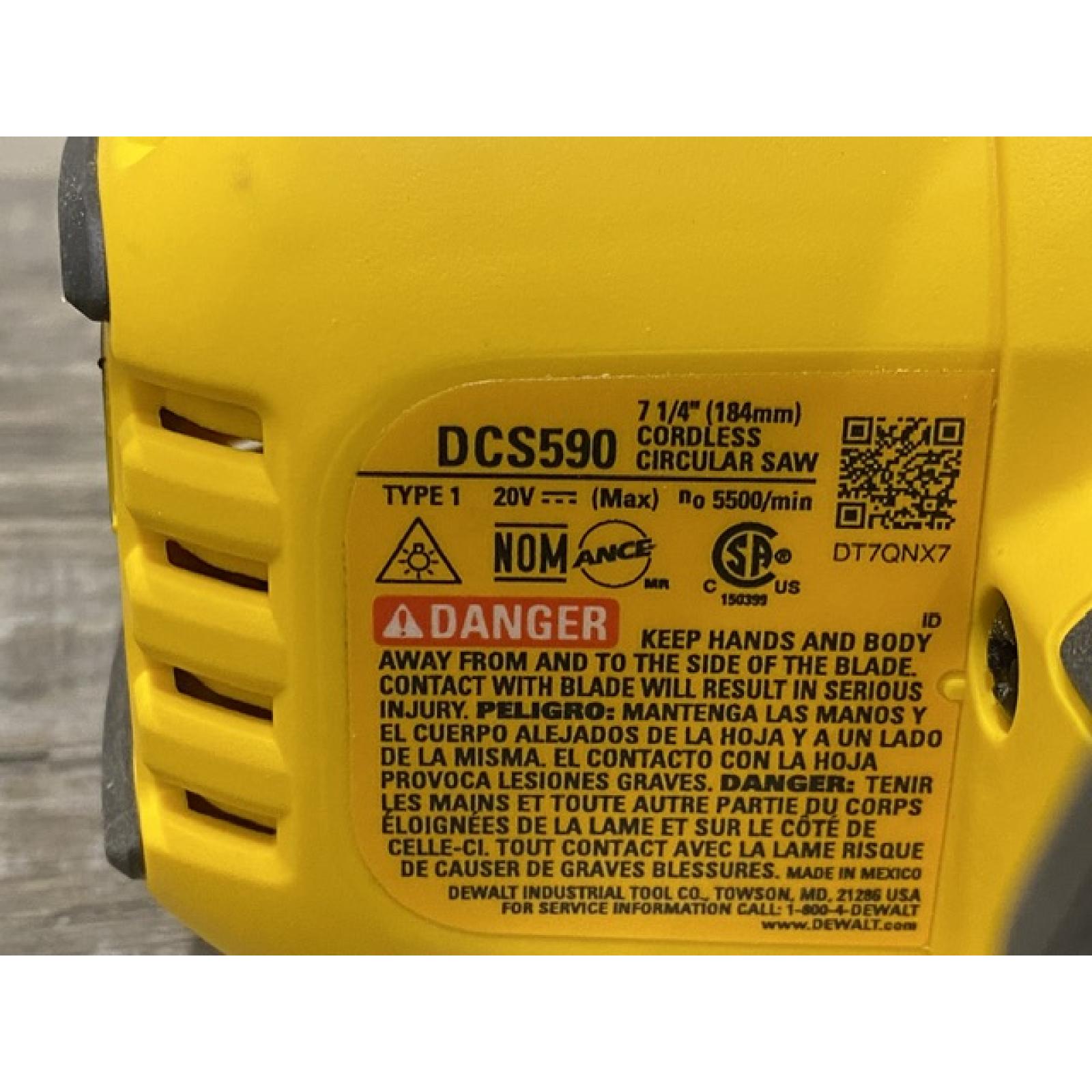 AS-IS DEWALT 20-Volt MAX 7-1/4 in. Cordless Circular Saw (Tool Only)