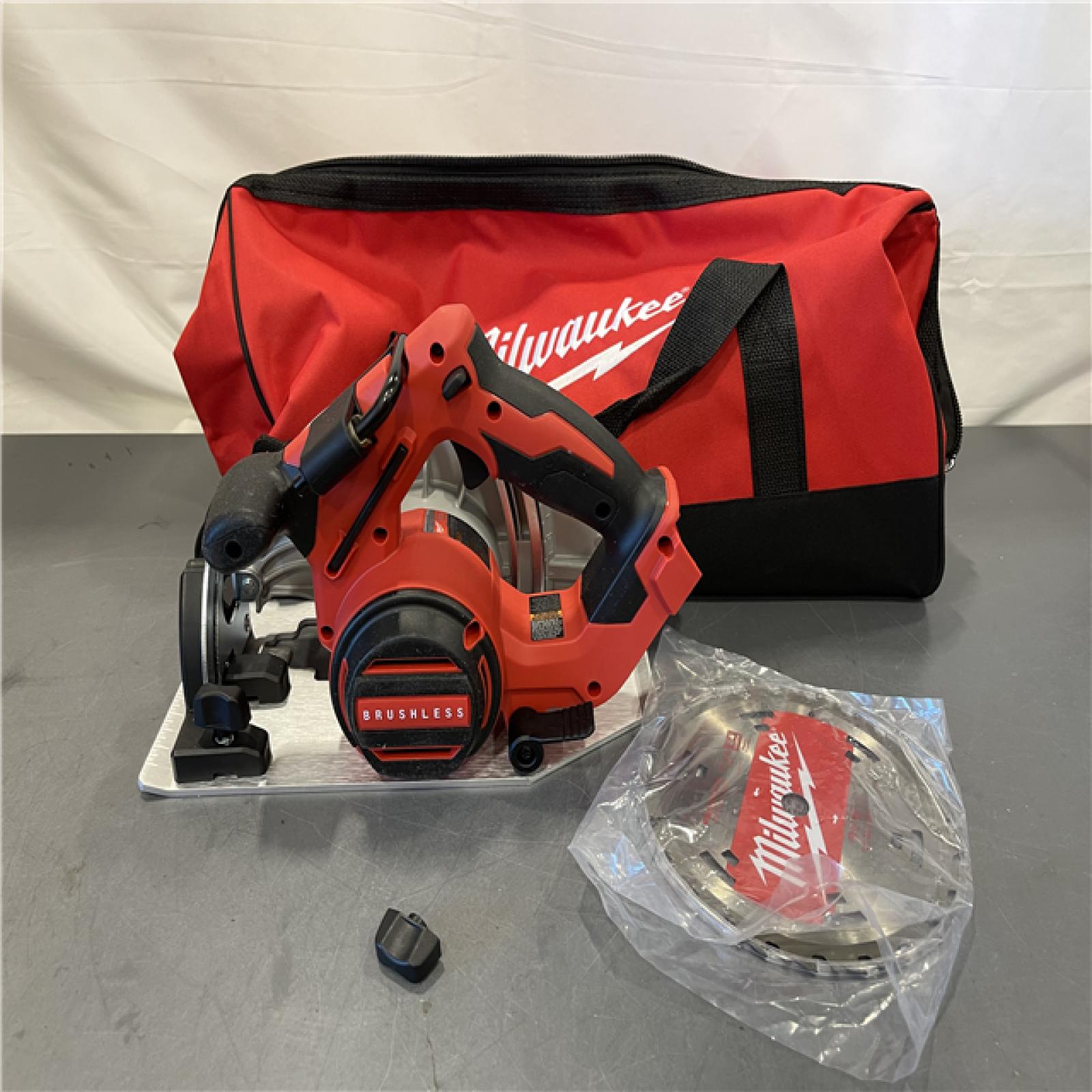 AS-IS - Milwaukee M18 18V Lithium-Ion Brushless Cordless 7-1/4 in. Circular Saw