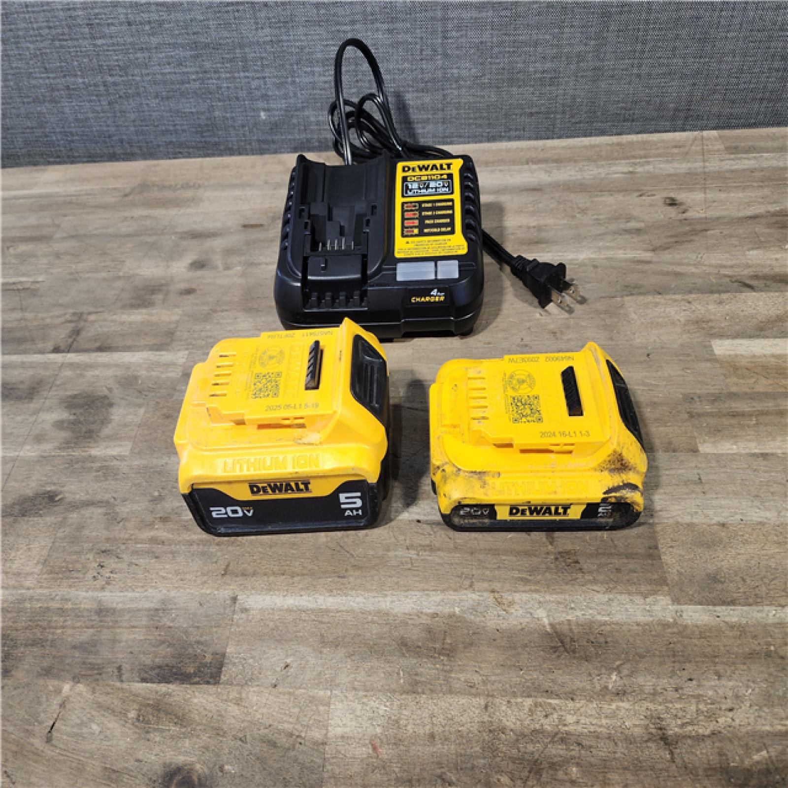 HOUSTON LOCATION - AS-IS DEWALT 2 TOOL COMBO KIT W/ (2) BATTERY & CHARGER