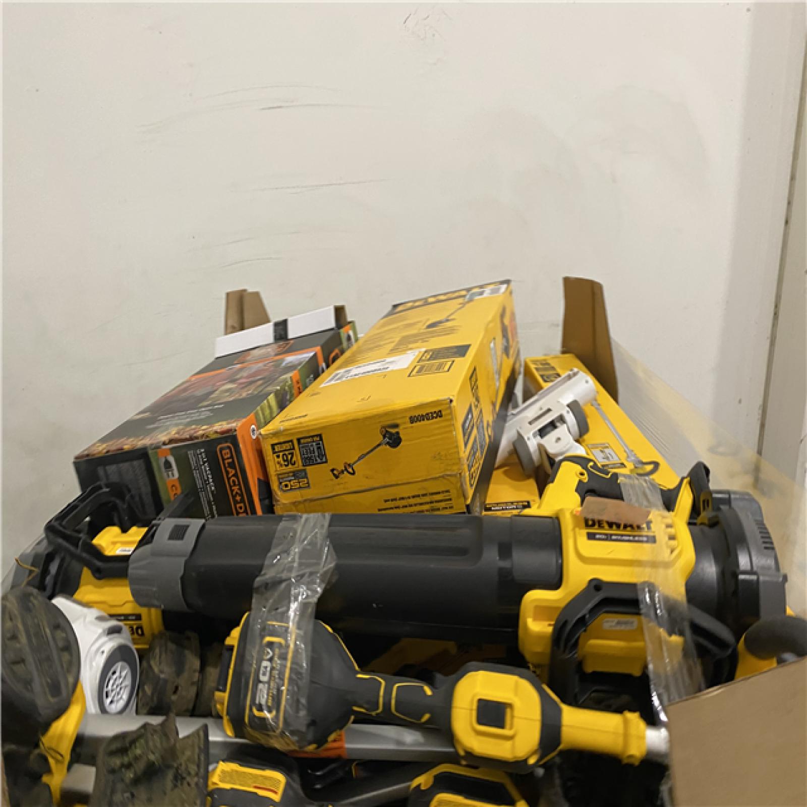 Dallas Location - As-Is DEWALT Tool Pallet