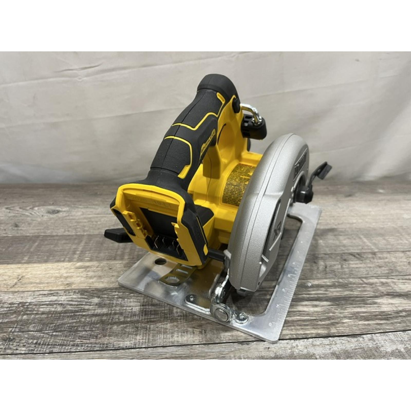AS-IS DEWALT 20-Volt MAX 7-1/4 in. Cordless Circular Saw (Tool Only)