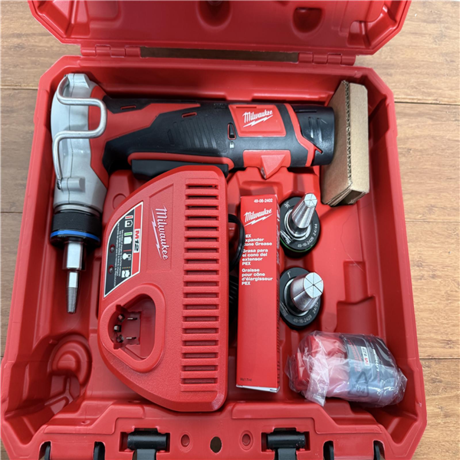 CALIFORNIA AS-IS MILWAUKEE M12 PEX EXPANDER KIT, INCLUDES (2) BATTERIES, CHARGER & HARD CASE: APPEARS IN EXCELLENT CONDITION