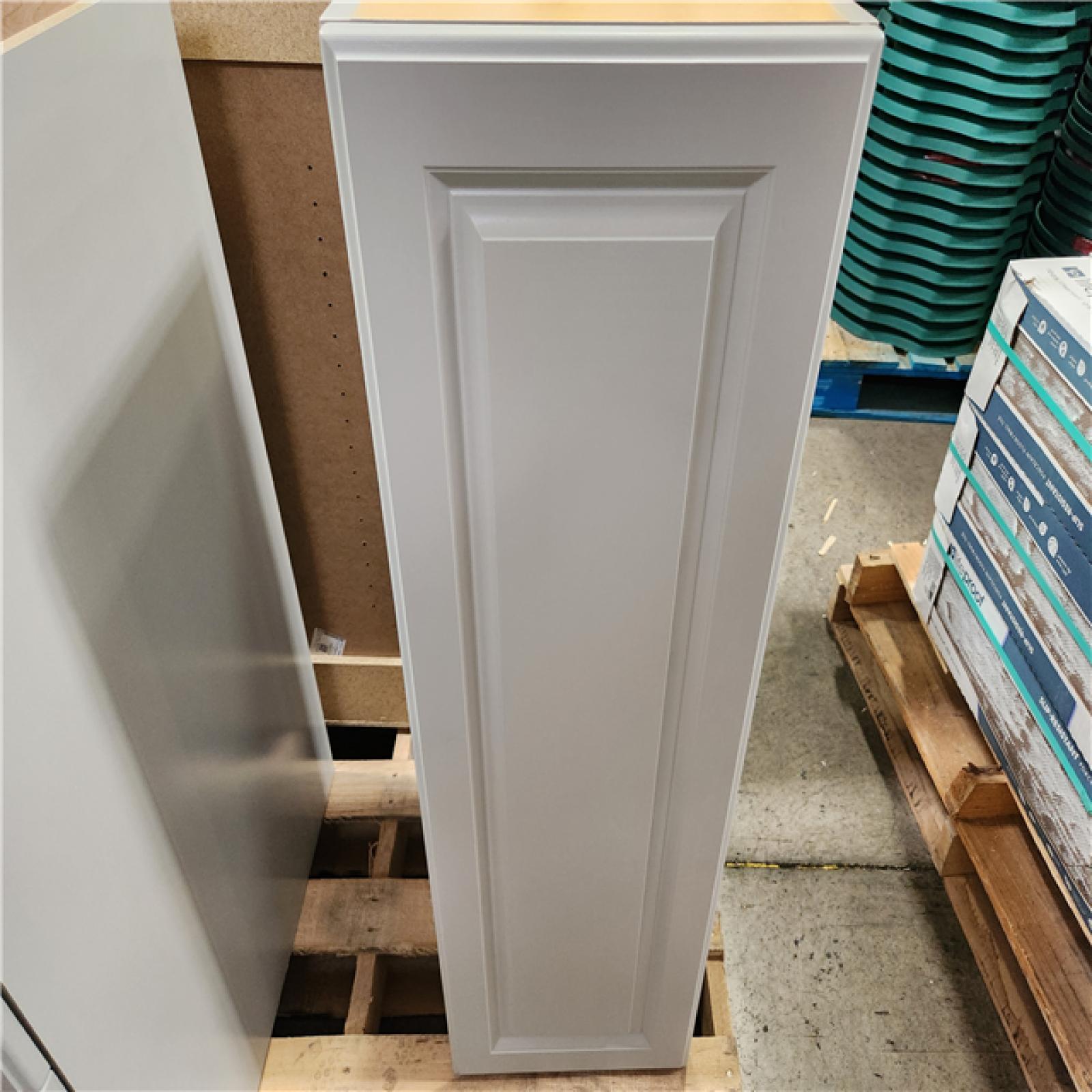 Phoenix Location Hampton Bay Designer Series Elgin Assembled Kitchen Cabinet in White Pallet (3 Cabinets)