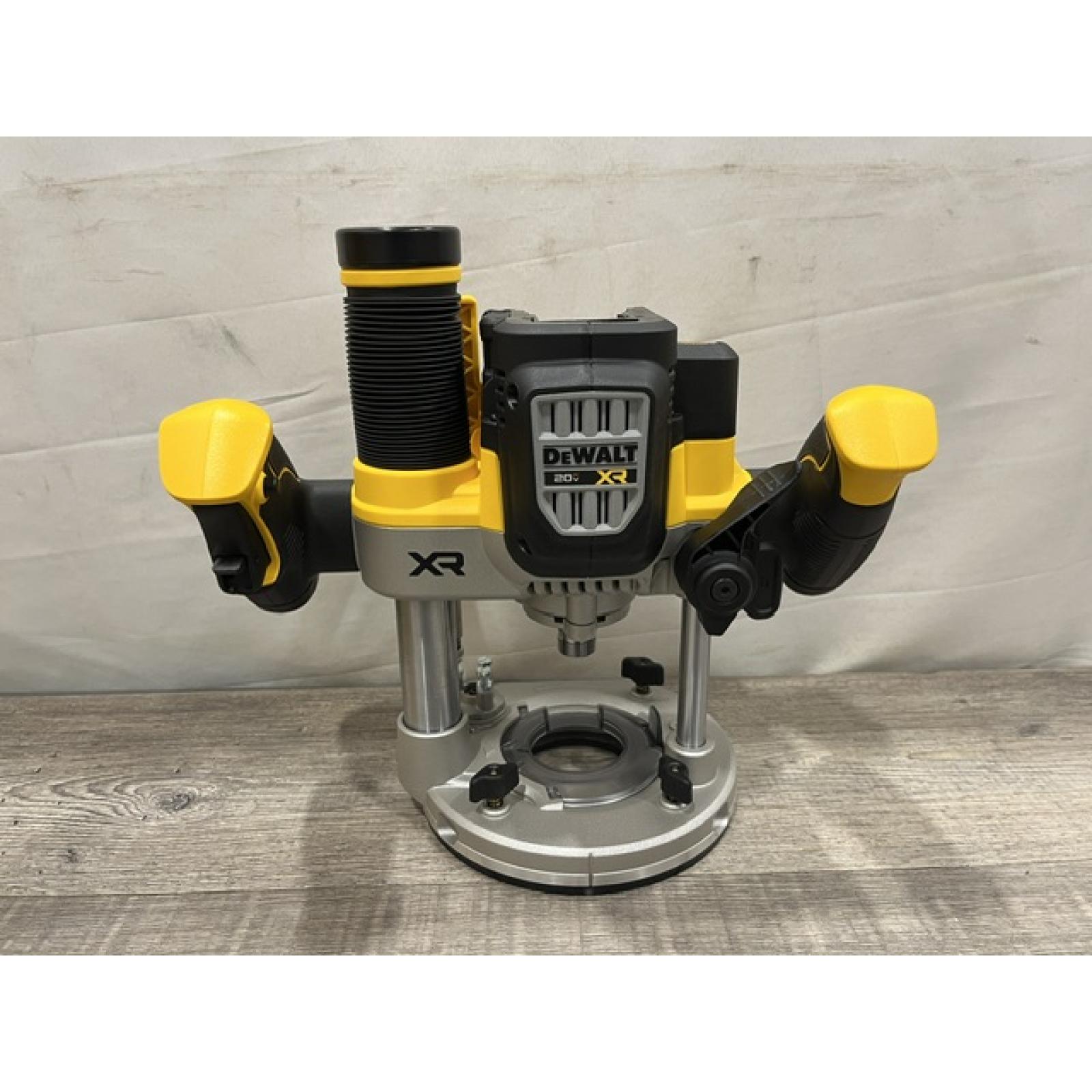 AS-IS DEWALT 20V MAX XR 2-1/4 Peak HP Brushless Cordless Plunge Router (Tool Only)