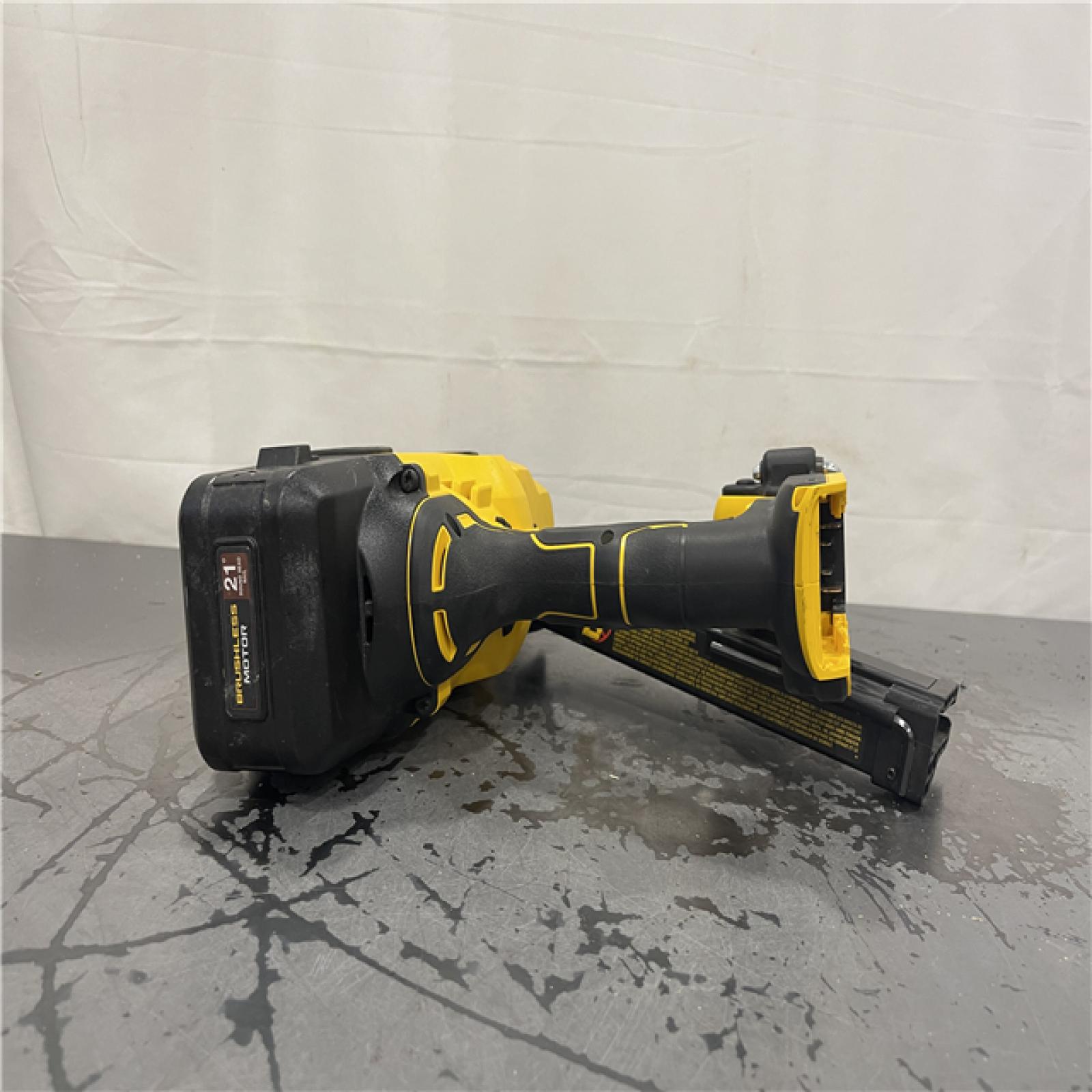 AS-IS- DEWALT 20-Volt 21° Cordless Framing Nailer (Tool-Only)