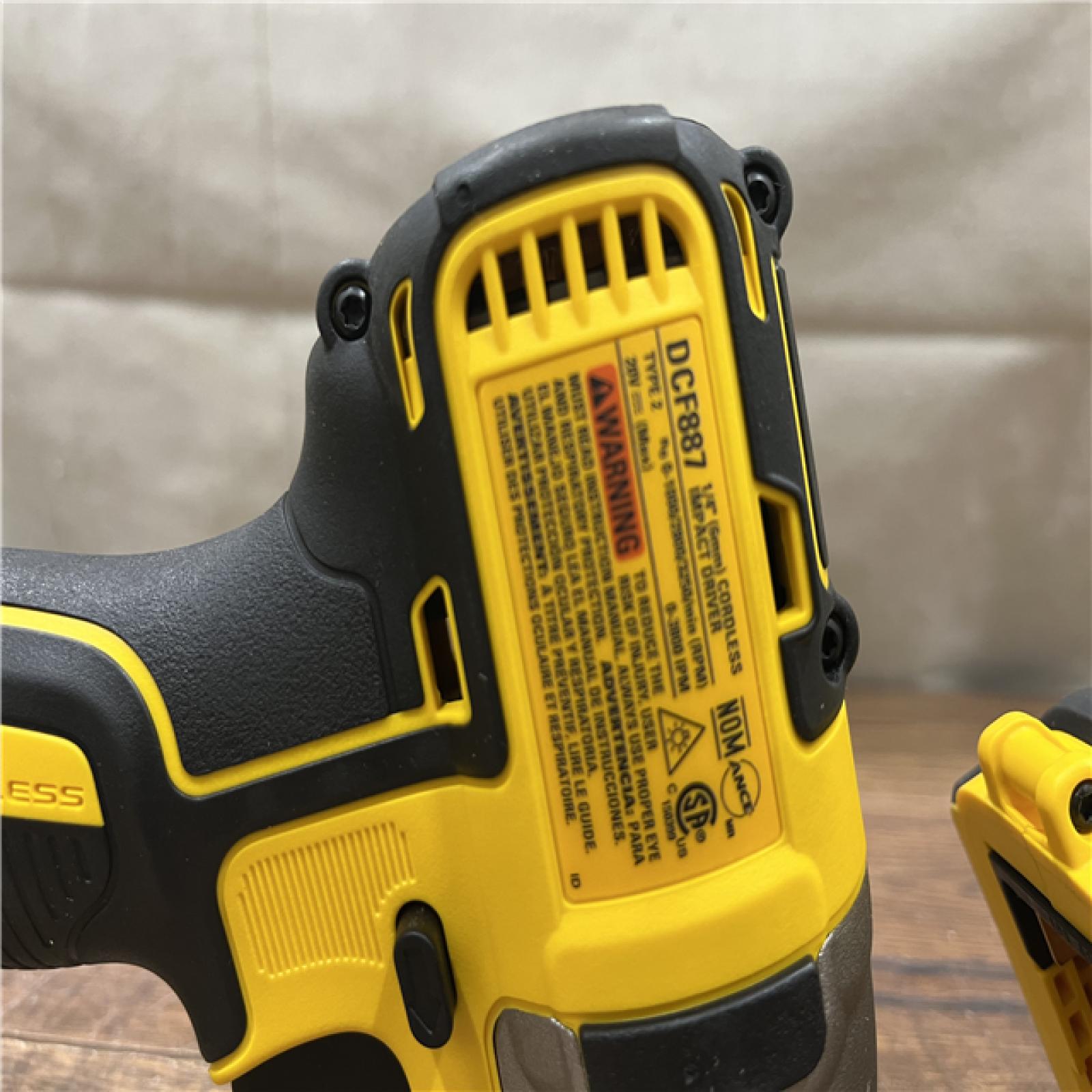AS-IS DEWALT 20V MAX Cordless Brushless Hammer Drill/Driver 2 Tool Combo Kit with FLEXVOLT ADVANTAGE