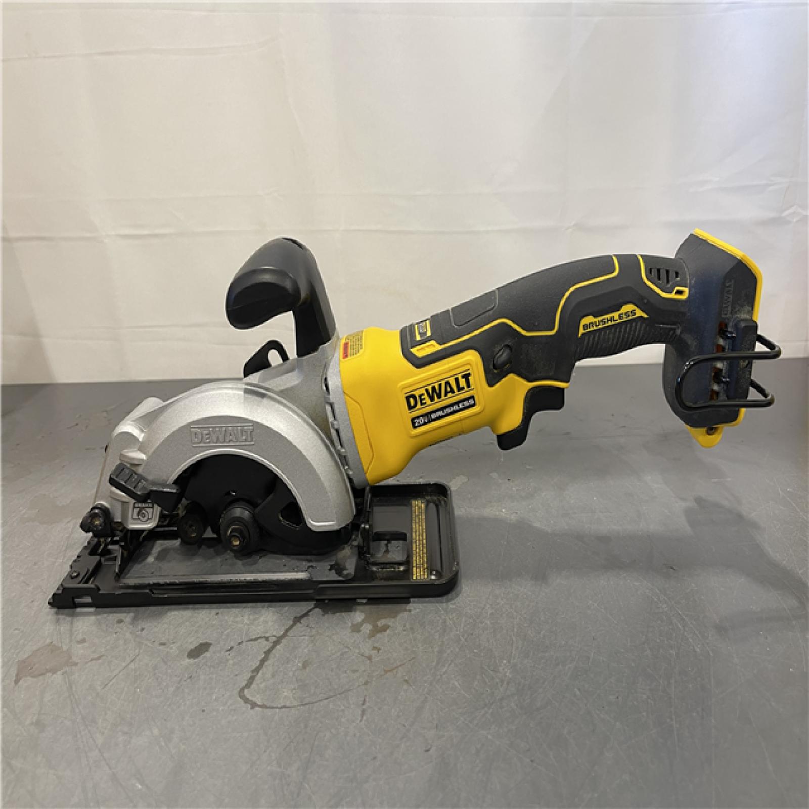 AS-IS - DEWALT ATOMIC 20V MAX Cordless Brushless 4-1/2 in. Circular Saw
