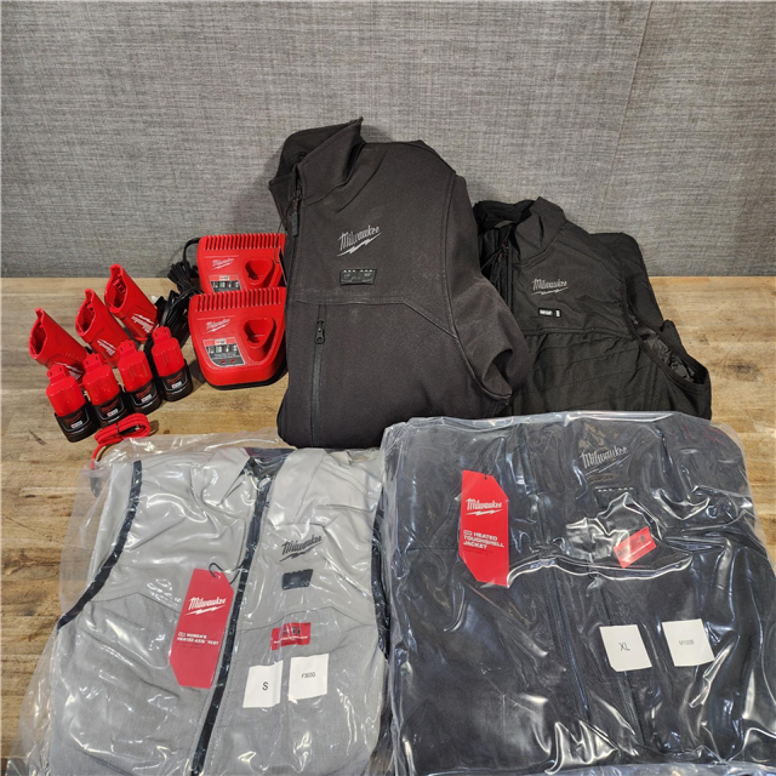 HOUSTON LOCATION - AS-IS MILWAUKEE 4 HEATED CLOTHING COMBO KIT