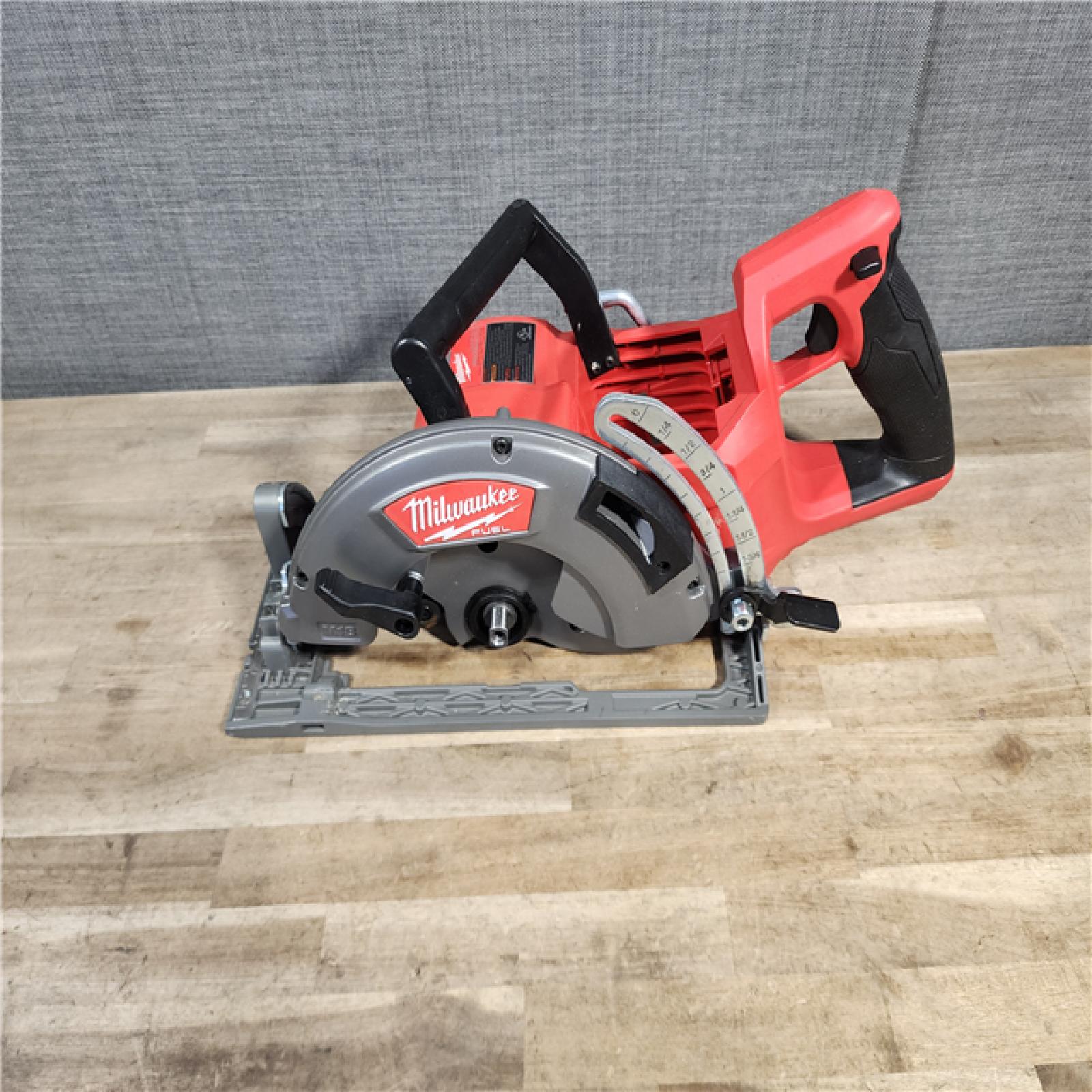 HOUSTON LOCATION - AS-IS Milwaukee 2830-20 Rear Handle Circular Saw M18 FUEL 7-1/4 Cordless Brushless Tool Only