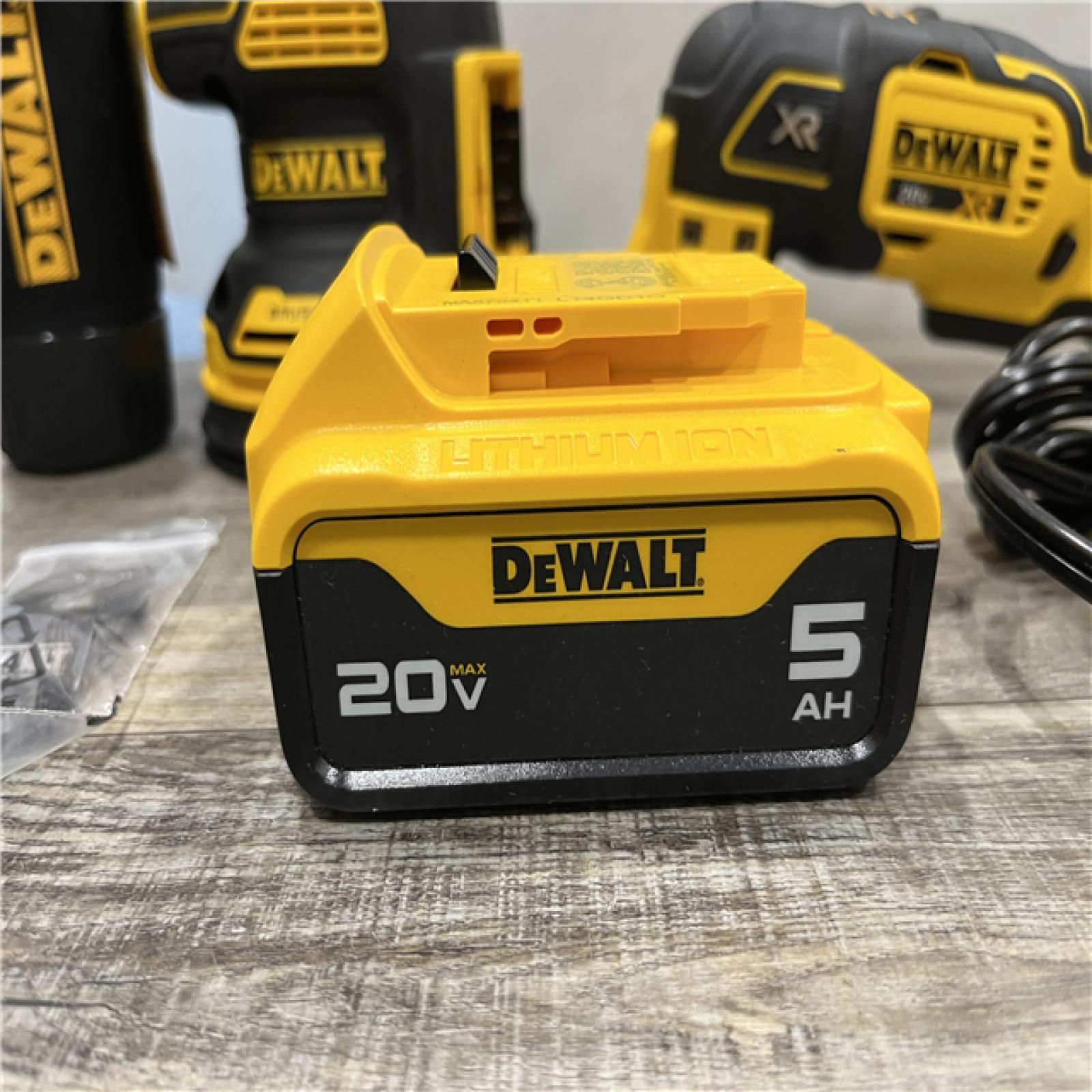 AS-IS DEWALT 20V MAX XR Lithium-Ion Cordless 2-Tool Combo Oscillating Multi-Tool and 5 Random Orbital Sander