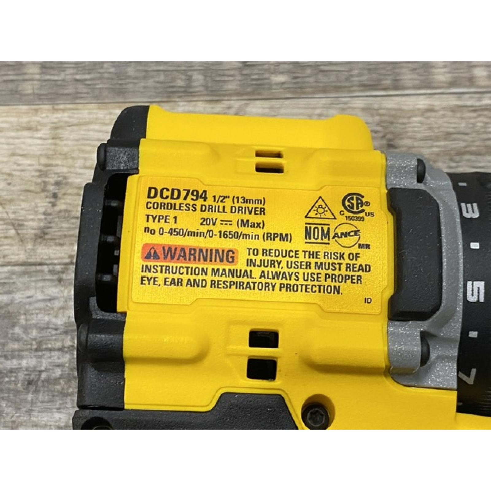 AS-IS DEWALT Atomic 20V Lithium-Ion Cordless Compact 1/2 in. Drill/Driver Kit