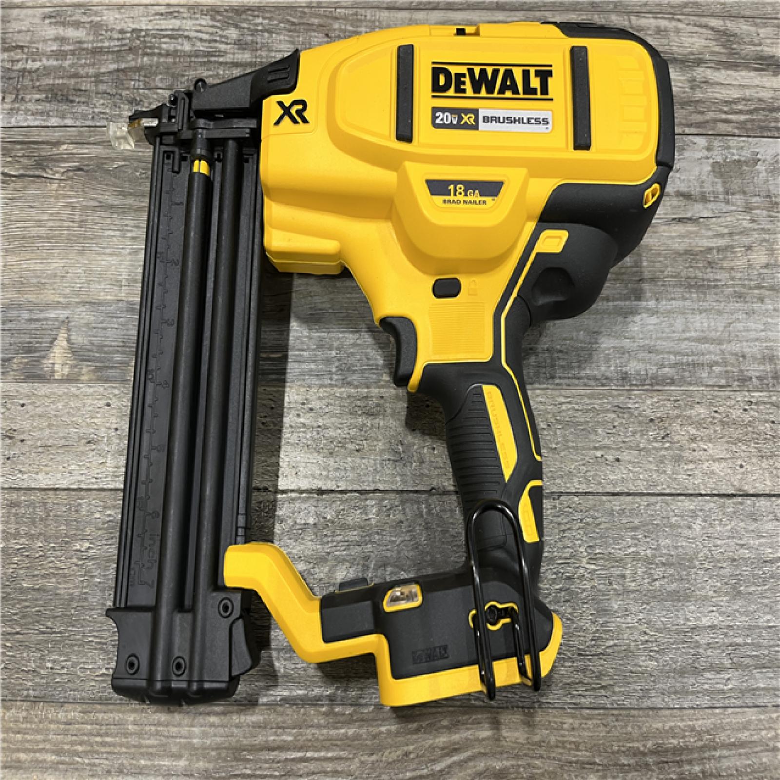 AS-IS DEWALT 20V MAX XR 18 Gauge Brad Nailer Kit