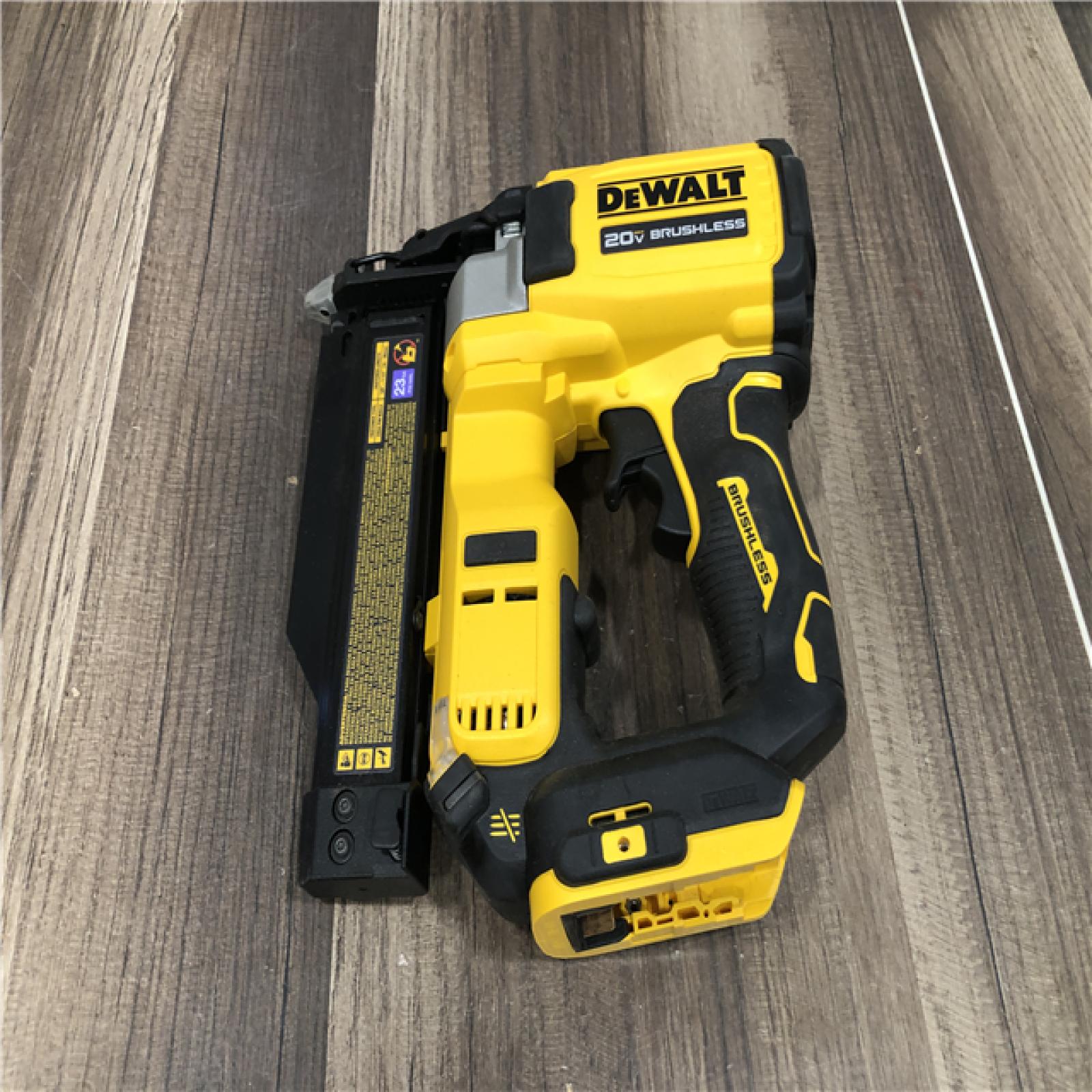 AS-IS DEWALT ATOMIC 20V MAX Lithium Ion Cordless 23 Gauge Pin Nailer Kit