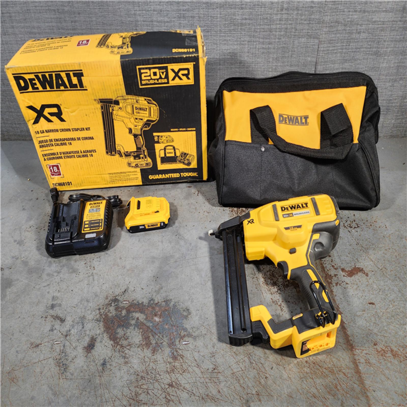 HOUSTON LOCATION - AS-IS DEWALT 20V-MAX XR 18GA BRAD NAILER KIT