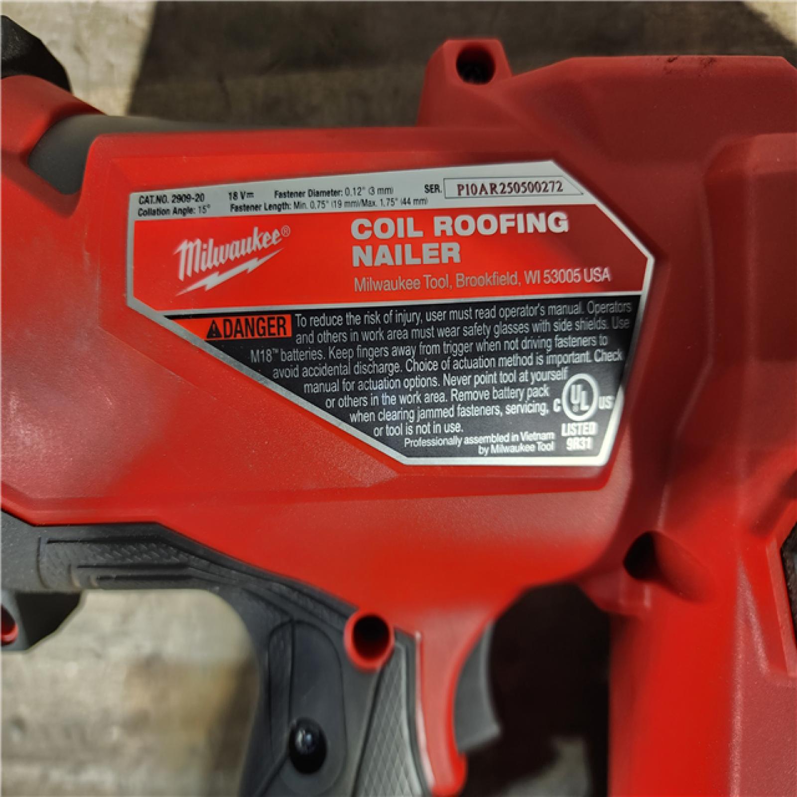 HOUSTON LOCATION - AS-IS Milwaukee M18 FUEL 18-Volt Lithium-Ion Brushless Cordless Coil Roofing Nailer (Tool Only)