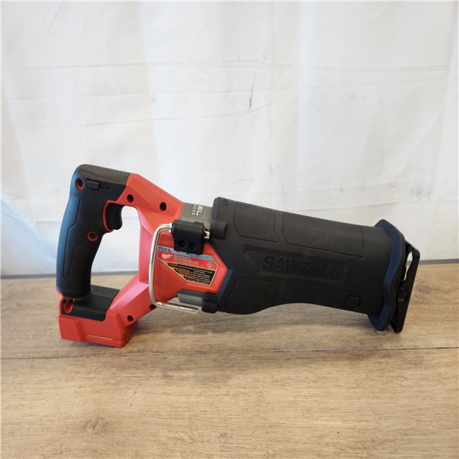 AS-IS- Milwaukee M18 FUEL Brushless Cordless SAWZALL Reciprocating Saw Kit