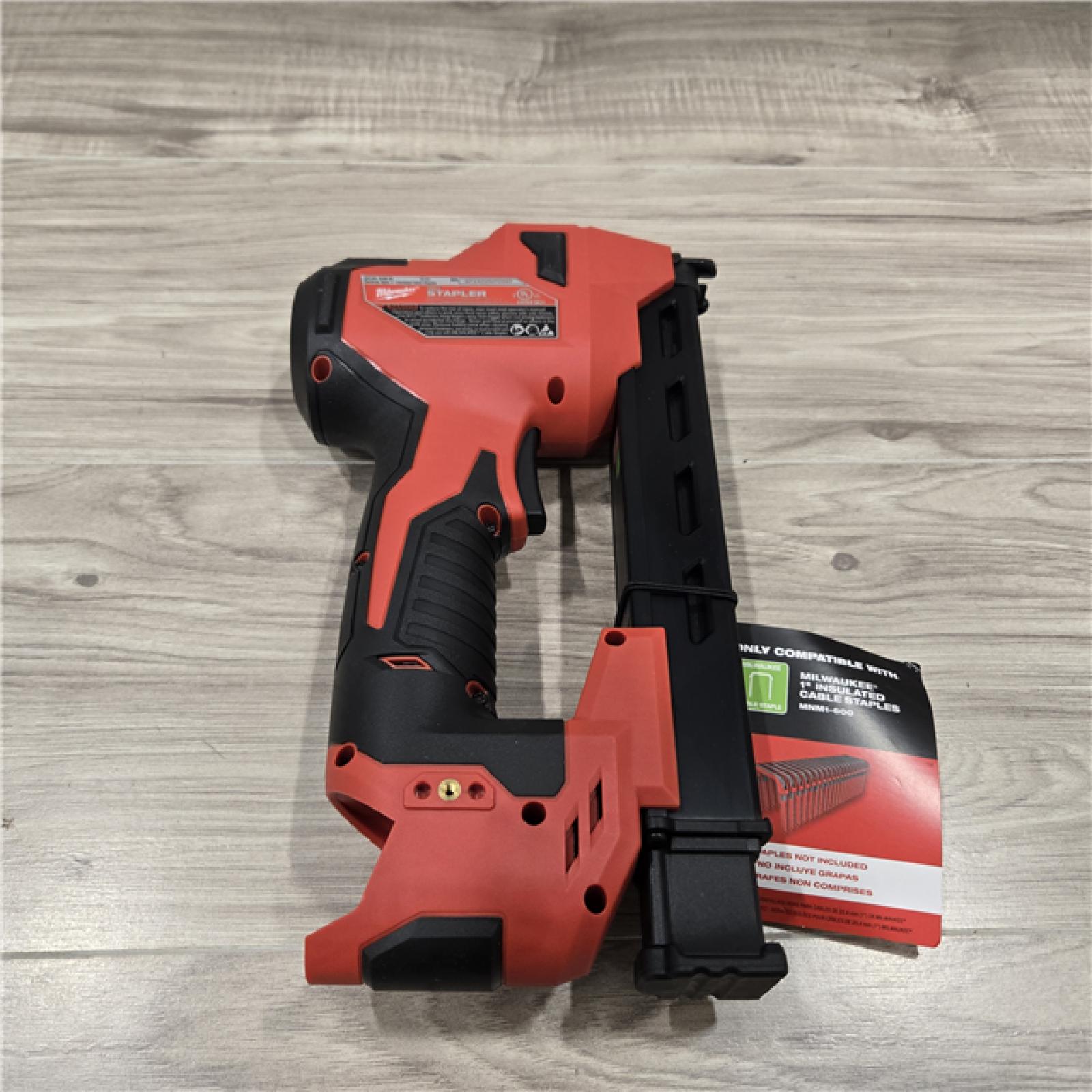 LIKE NEW! - Milwaukee M12 Cable Stapler (TOOL ONLY)