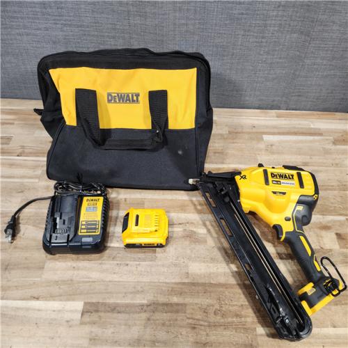 HOUSTON LOCATION - AS - IS DEWALT 20V MAX XR Lithium-Ion Cordless 2-1/2 in. 15-Gauge Finish Nailer Kit