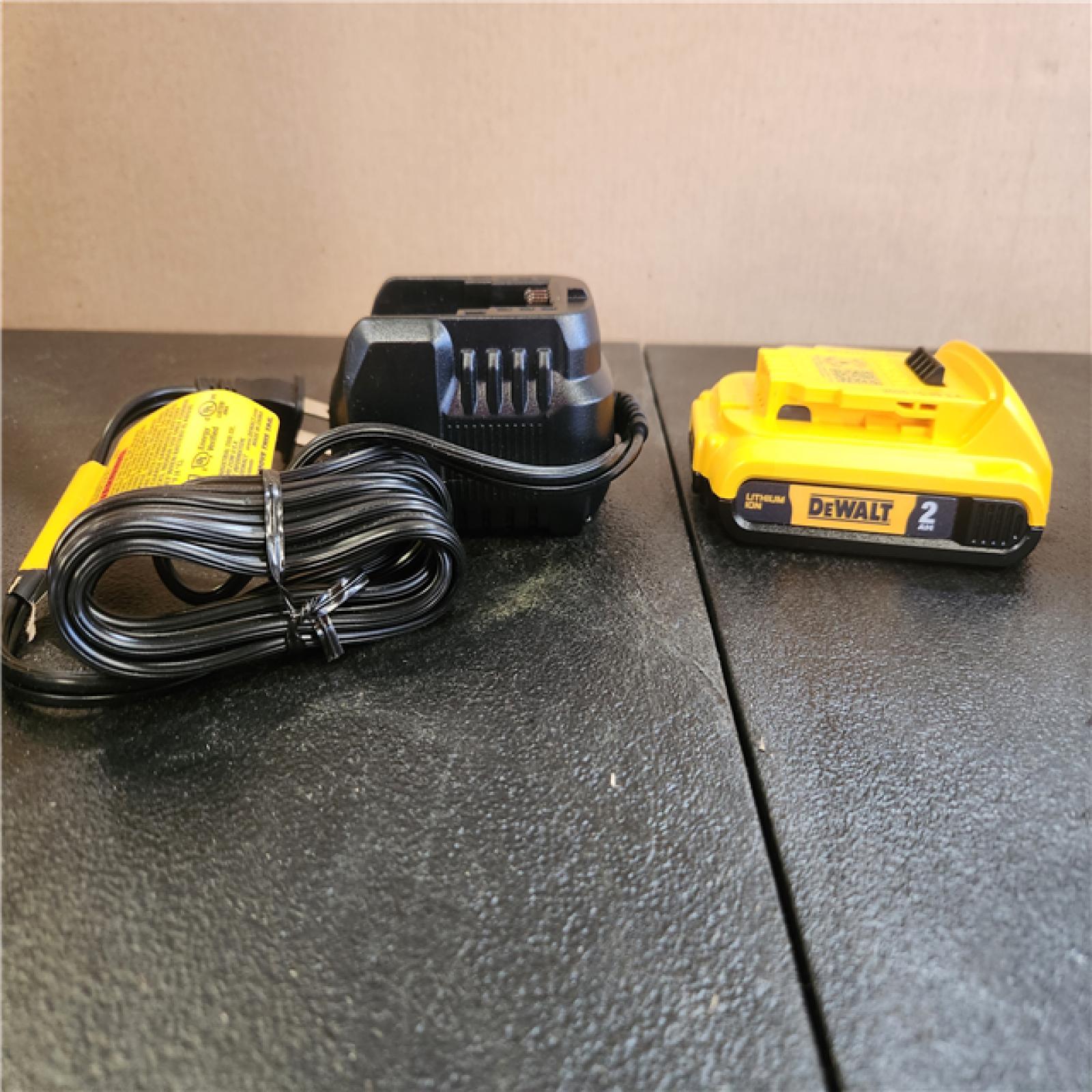 Phoenix NEW DEWALT 20V MAX XR 16-Gauge Electric Cordless Angled Finishing Nailer Kit