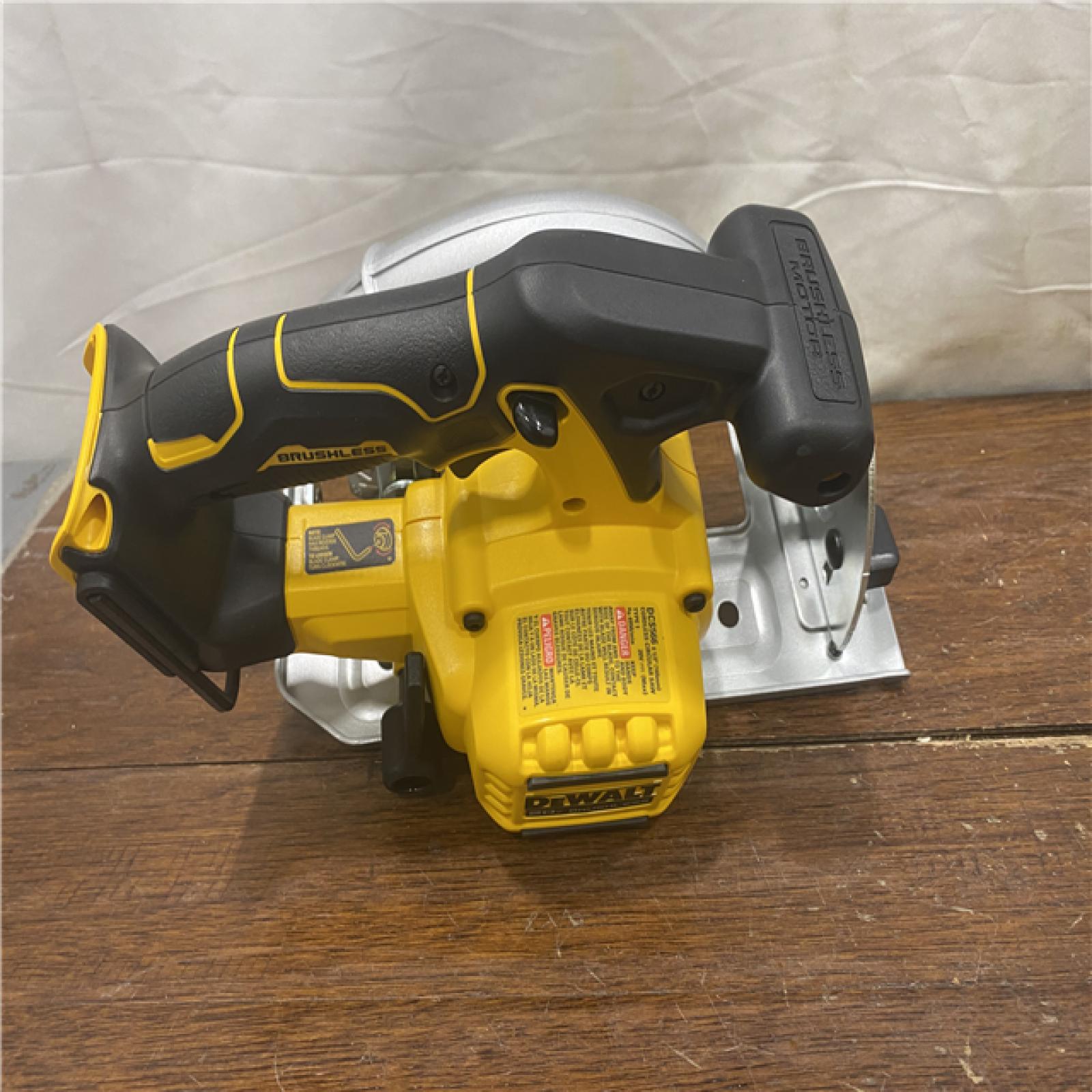 AS-IS Dewalt 20V Brushless cordless circular saw 6 1/2in (TOOL ONLY)