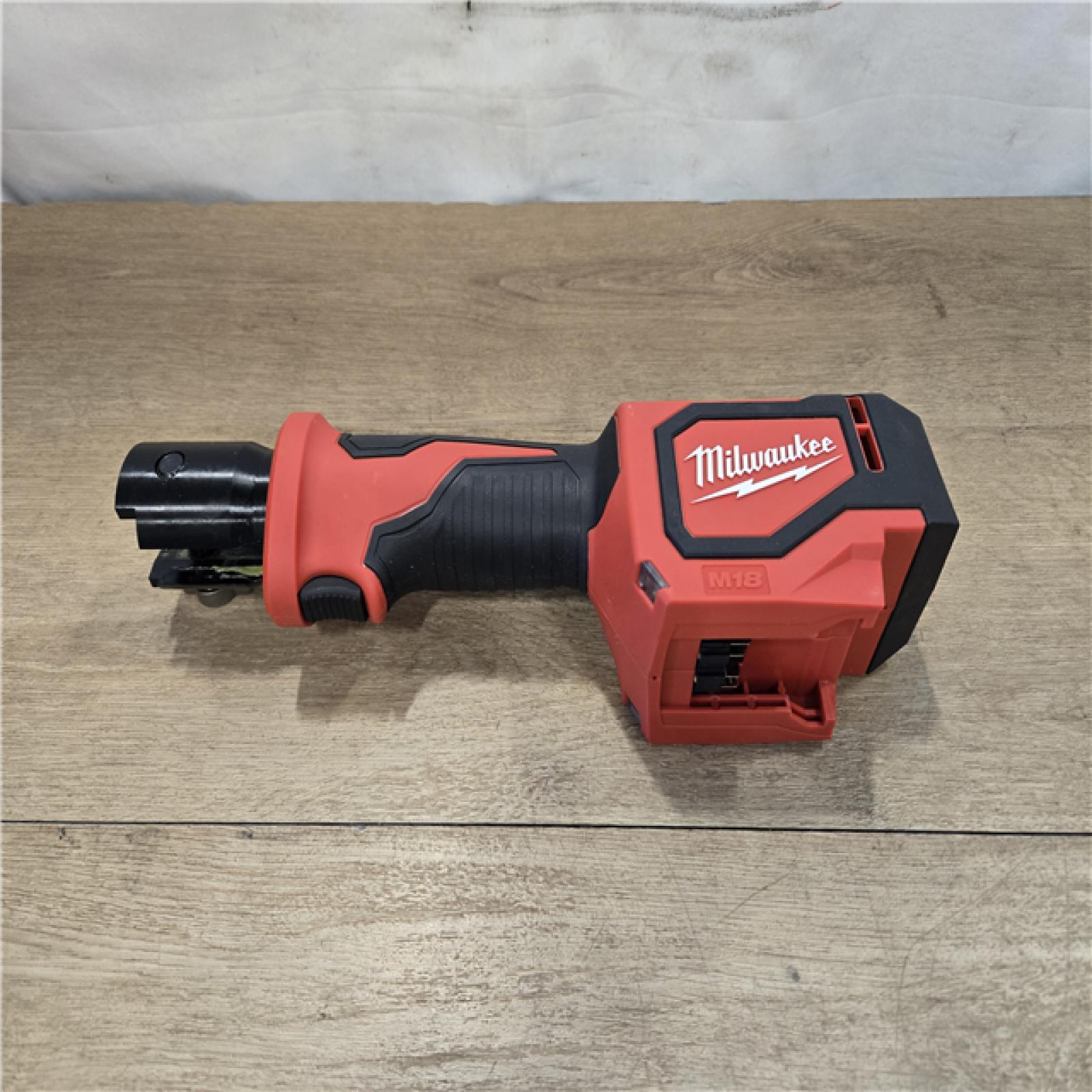 AS-IS Milwaukee M18 18V Cordless Short Throw PEX Press Tool Kit