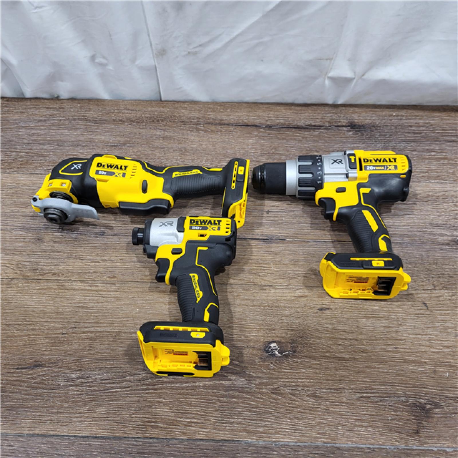 DEWALT 20V Lithium-Ion Cordless 3-Tool Combo Kit and Brushless Screw Gun with FLEXVOLT 9 Ah and 20V 6 Ah Batteries and Charger